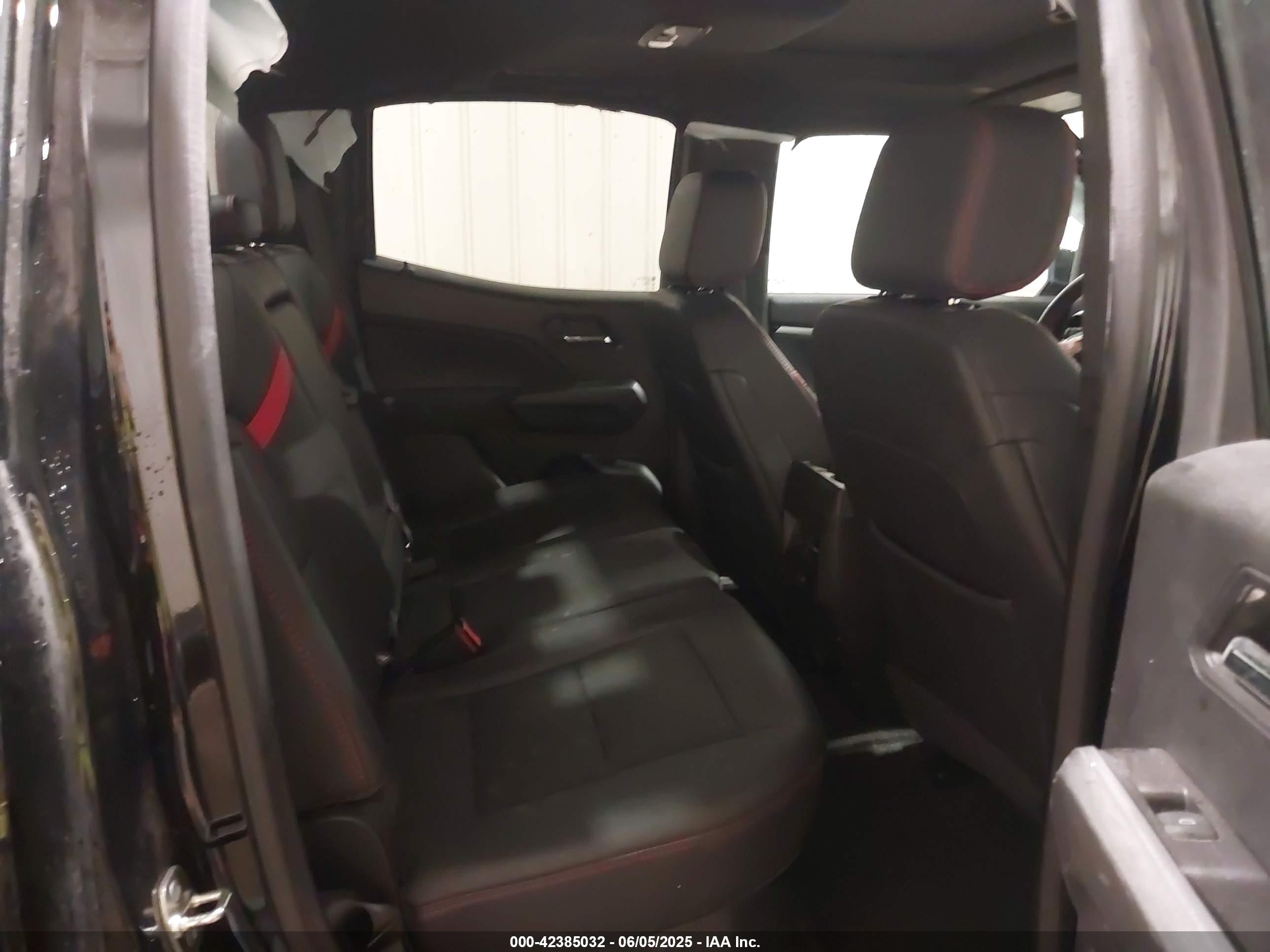 CHEVROLET COLORADO image 8