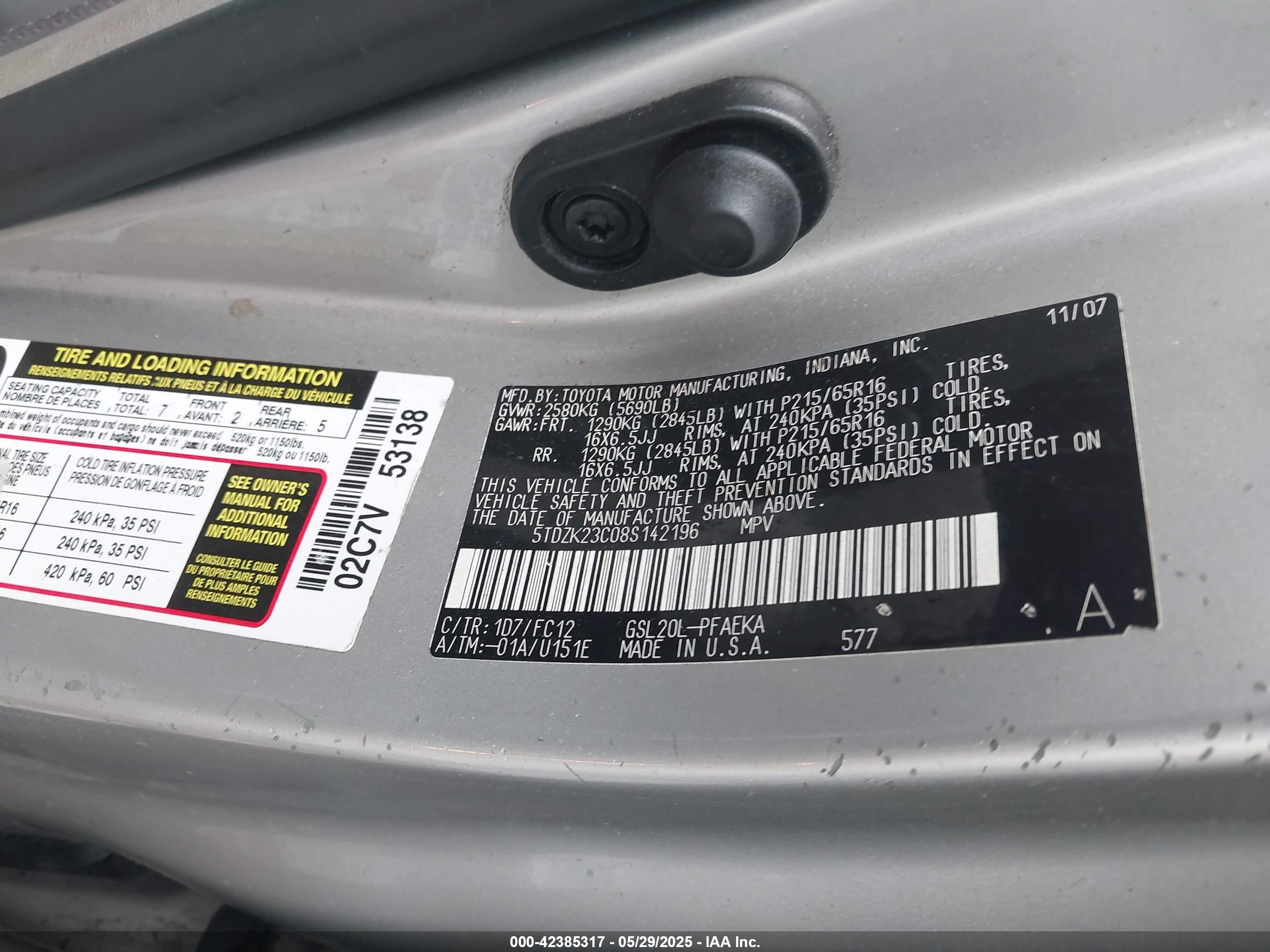 TOYOTA SIENNA image 9
