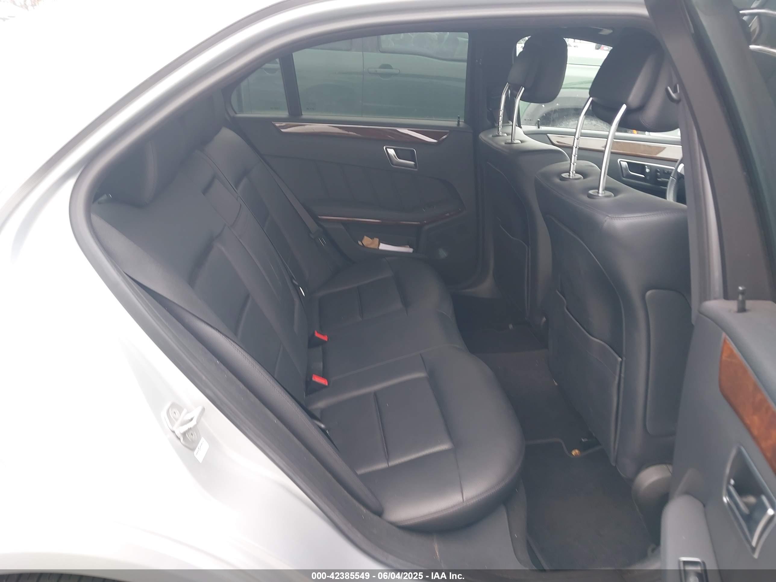 MERCEDES-BENZ E image 8