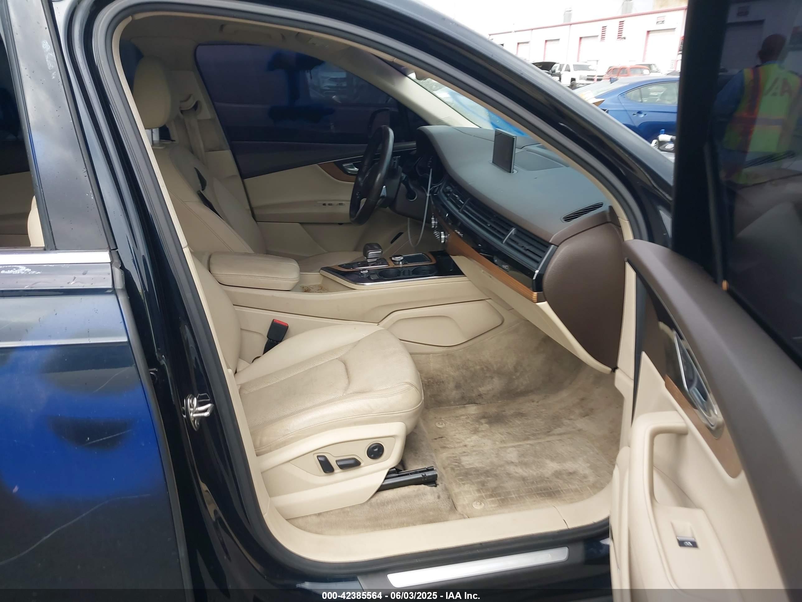 AUDI Q7 image 5