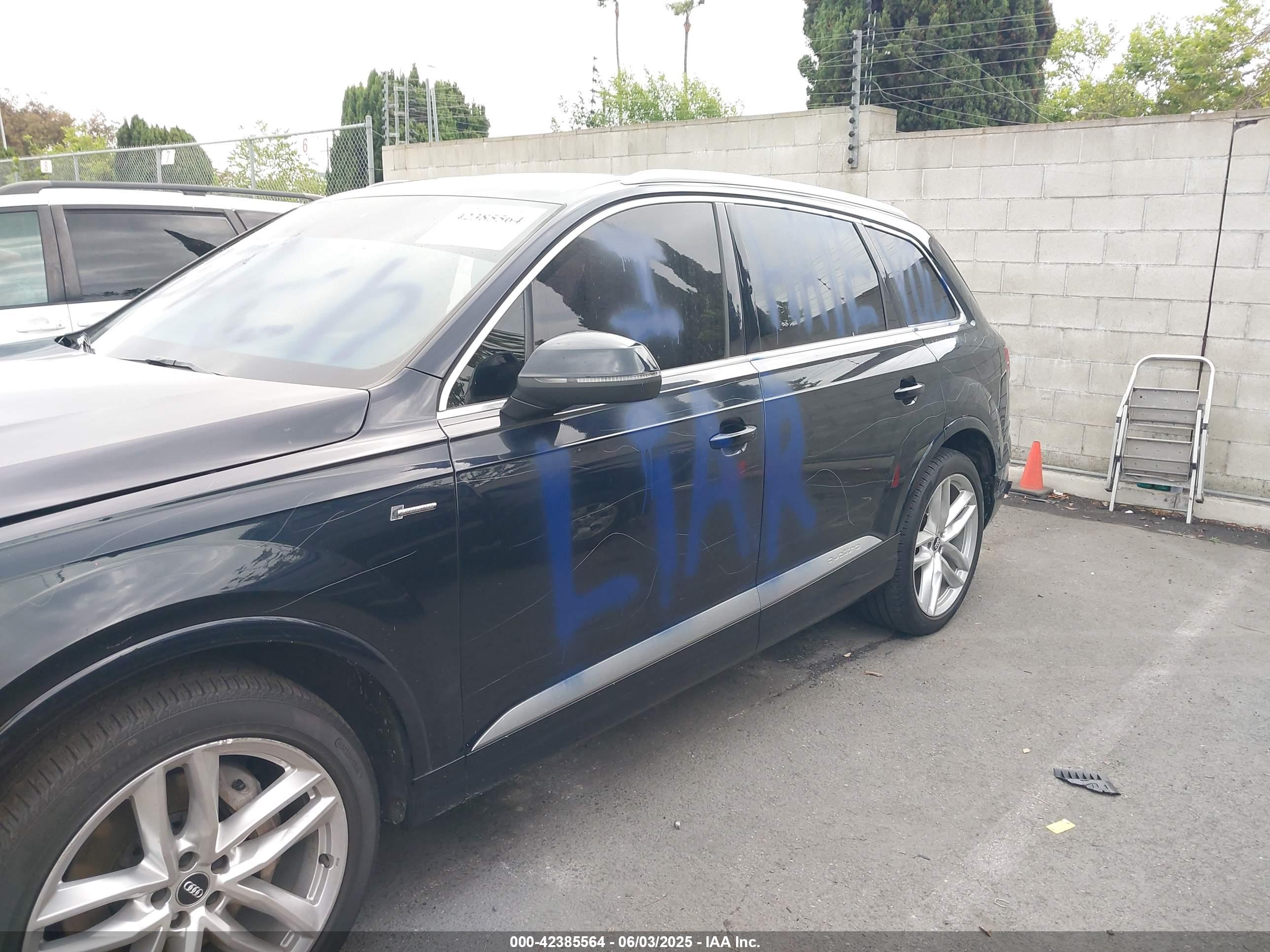 AUDI Q7 image 6