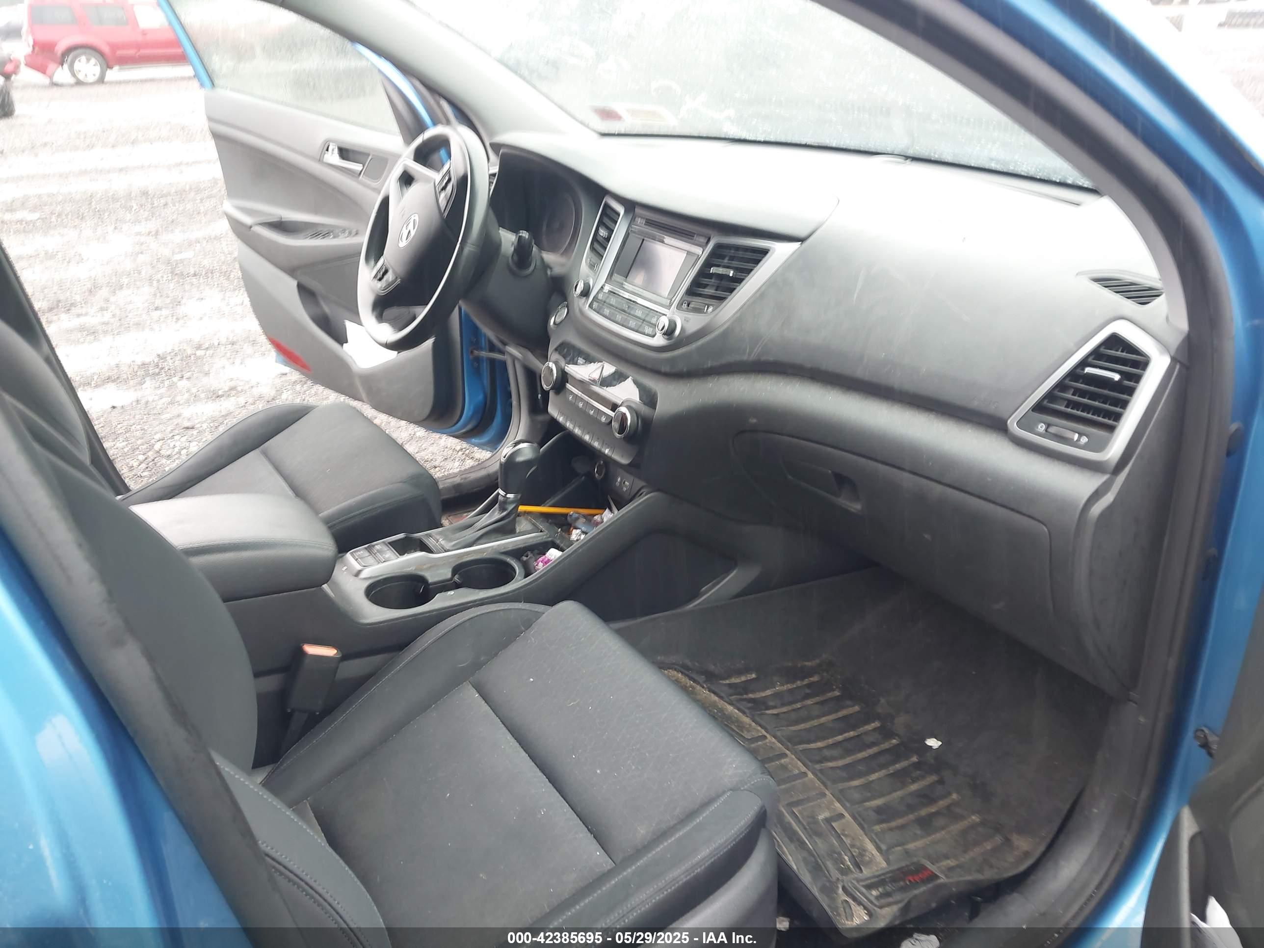 HYUNDAI TUCSON image 5