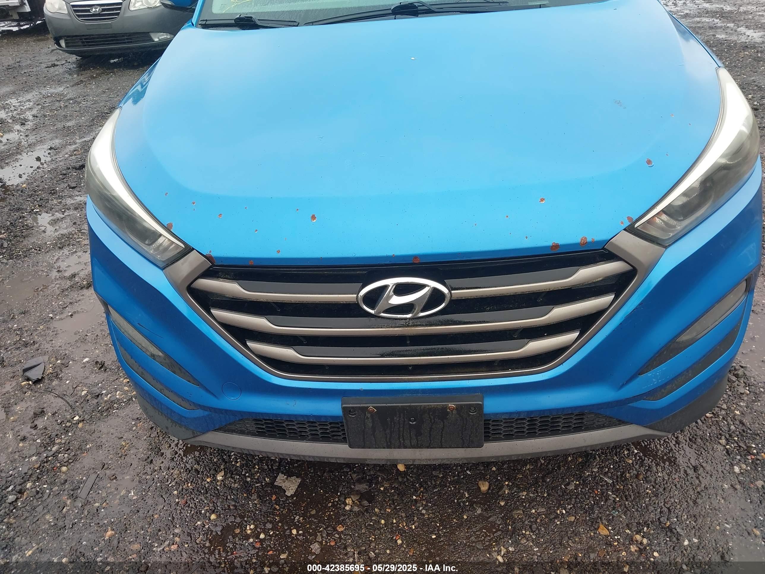 HYUNDAI TUCSON image 6