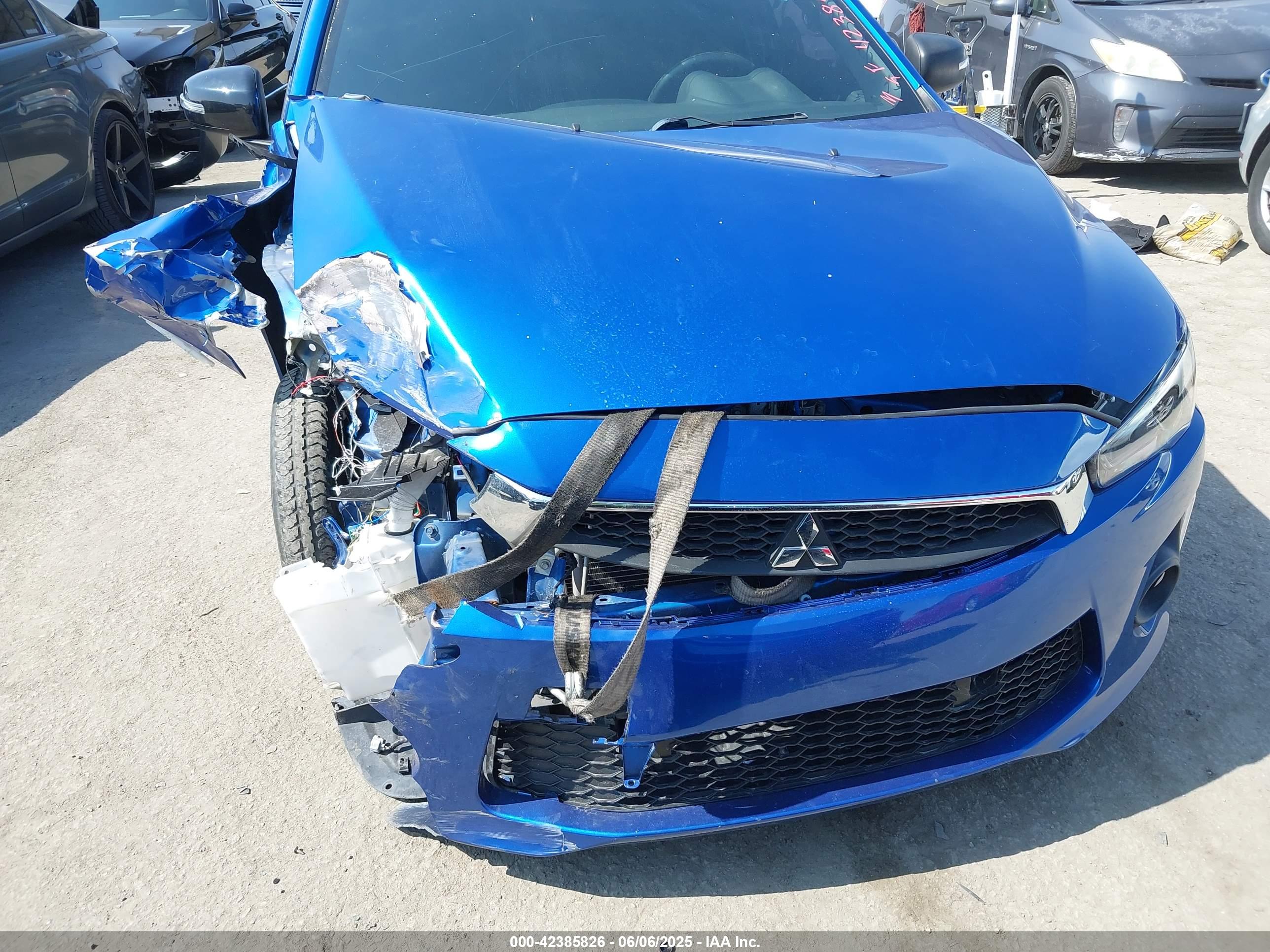 MITSUBISHI LANCER image 6