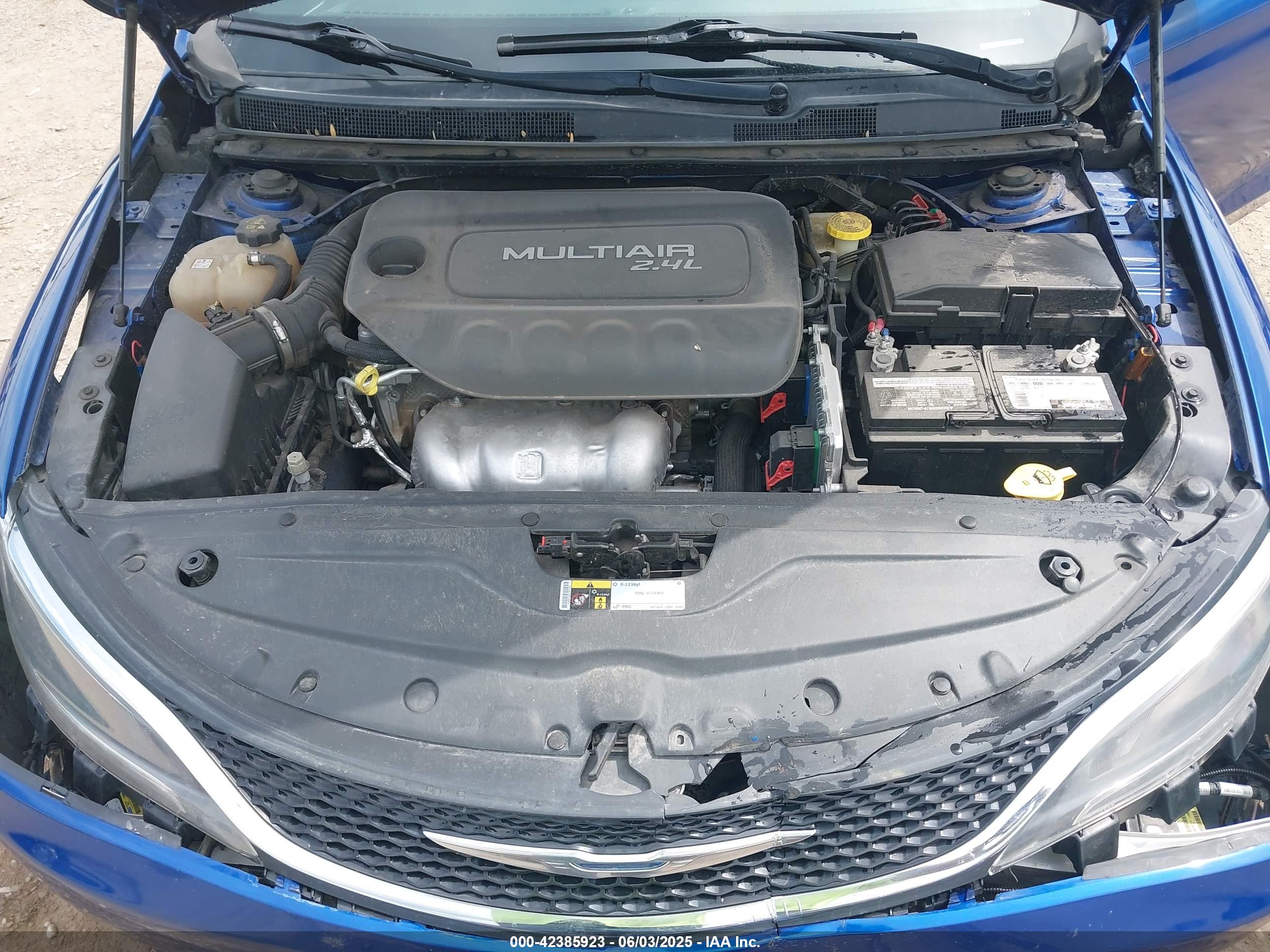 CHRYSLER 200 image 10