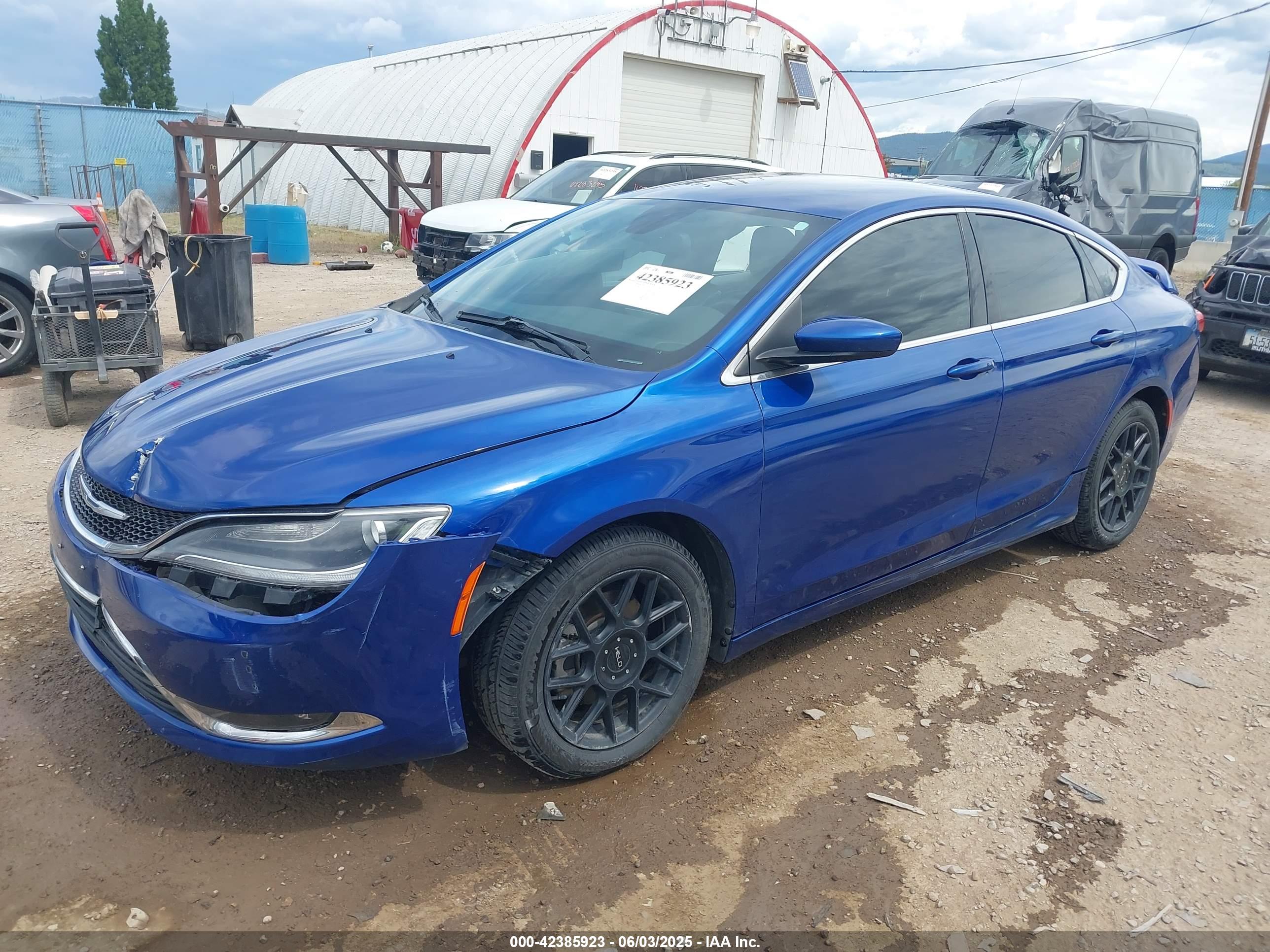 CHRYSLER 200 image 2