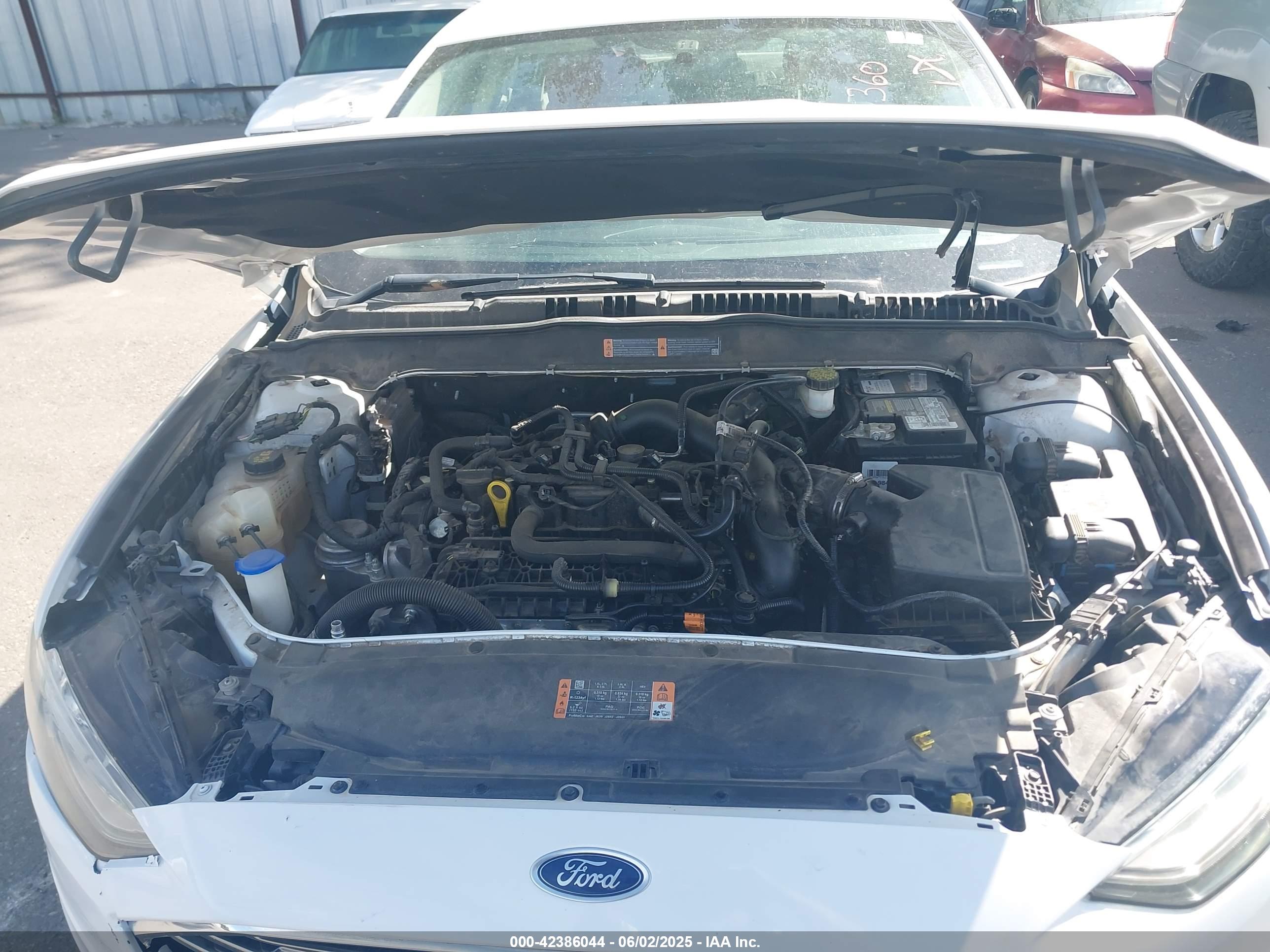 FORD FUSION image 10