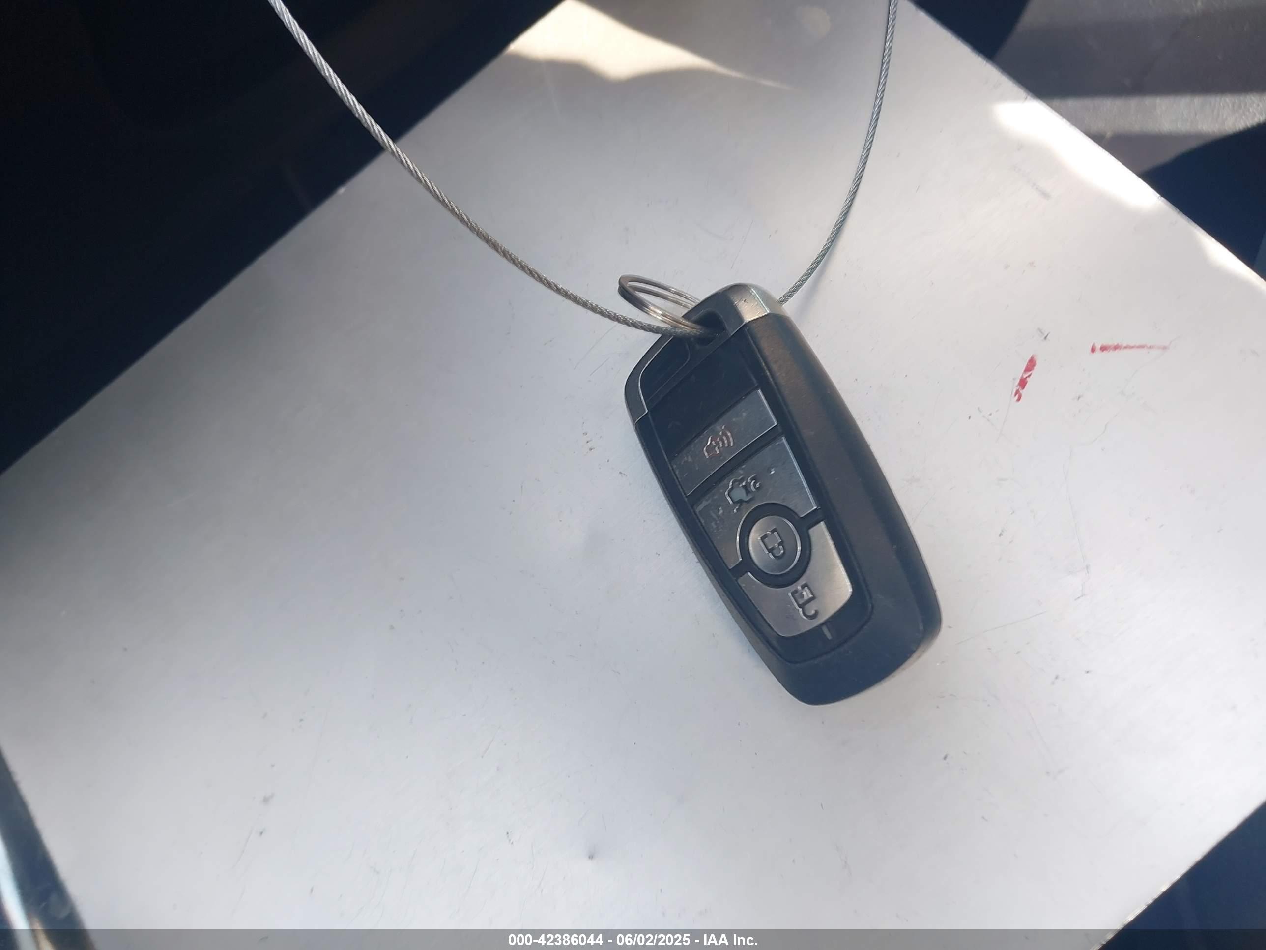 FORD FUSION image 11