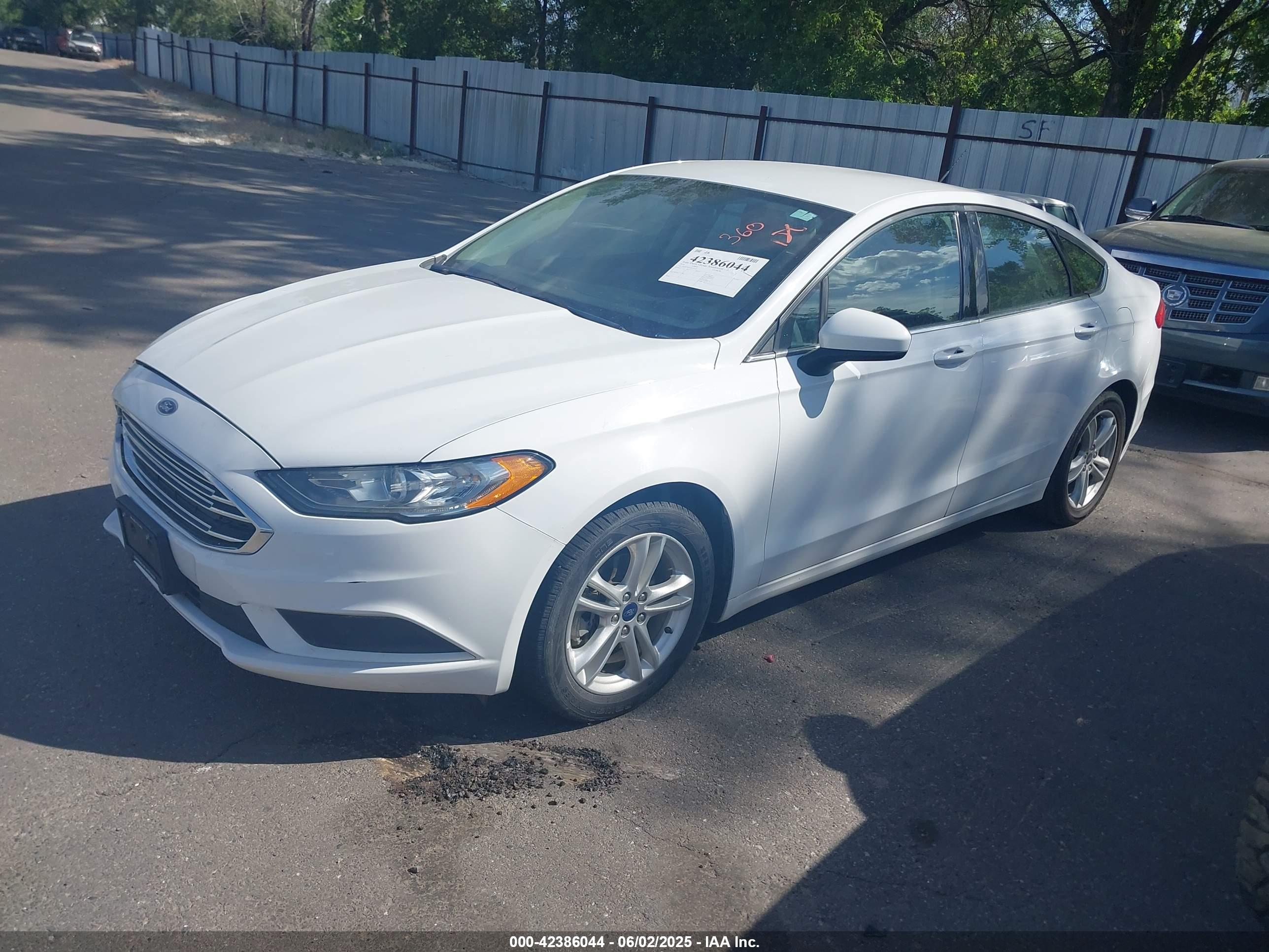 FORD FUSION image 2