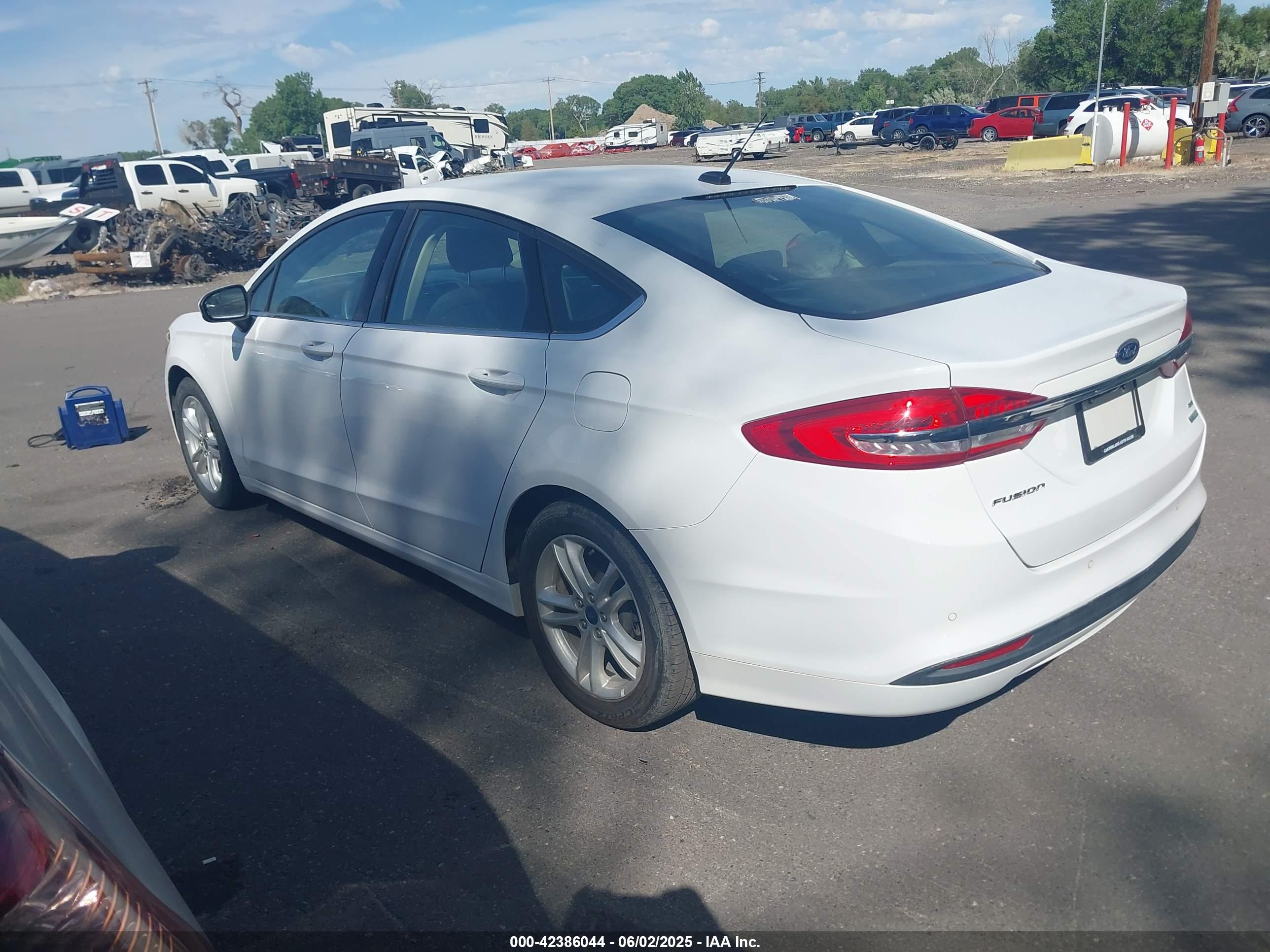 FORD FUSION image 3
