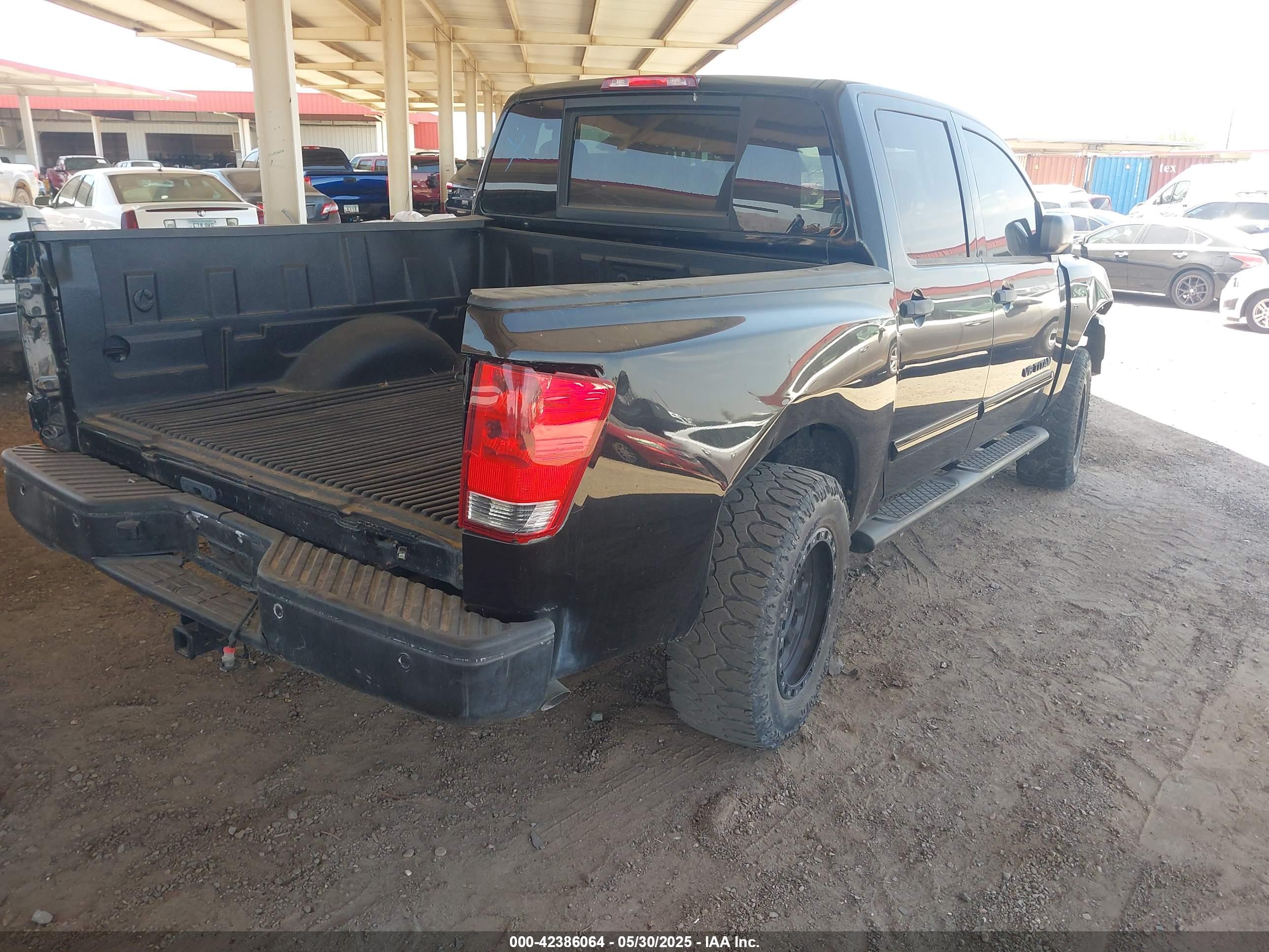 NISSAN TITAN image 4