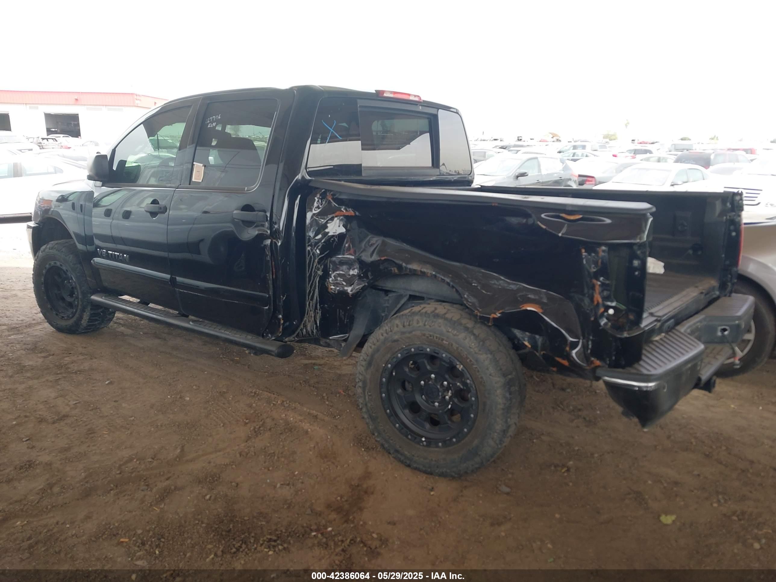 NISSAN TITAN image 6
