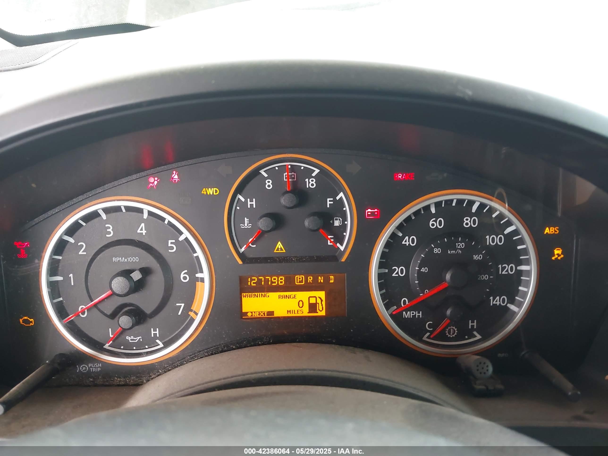 NISSAN TITAN image 7