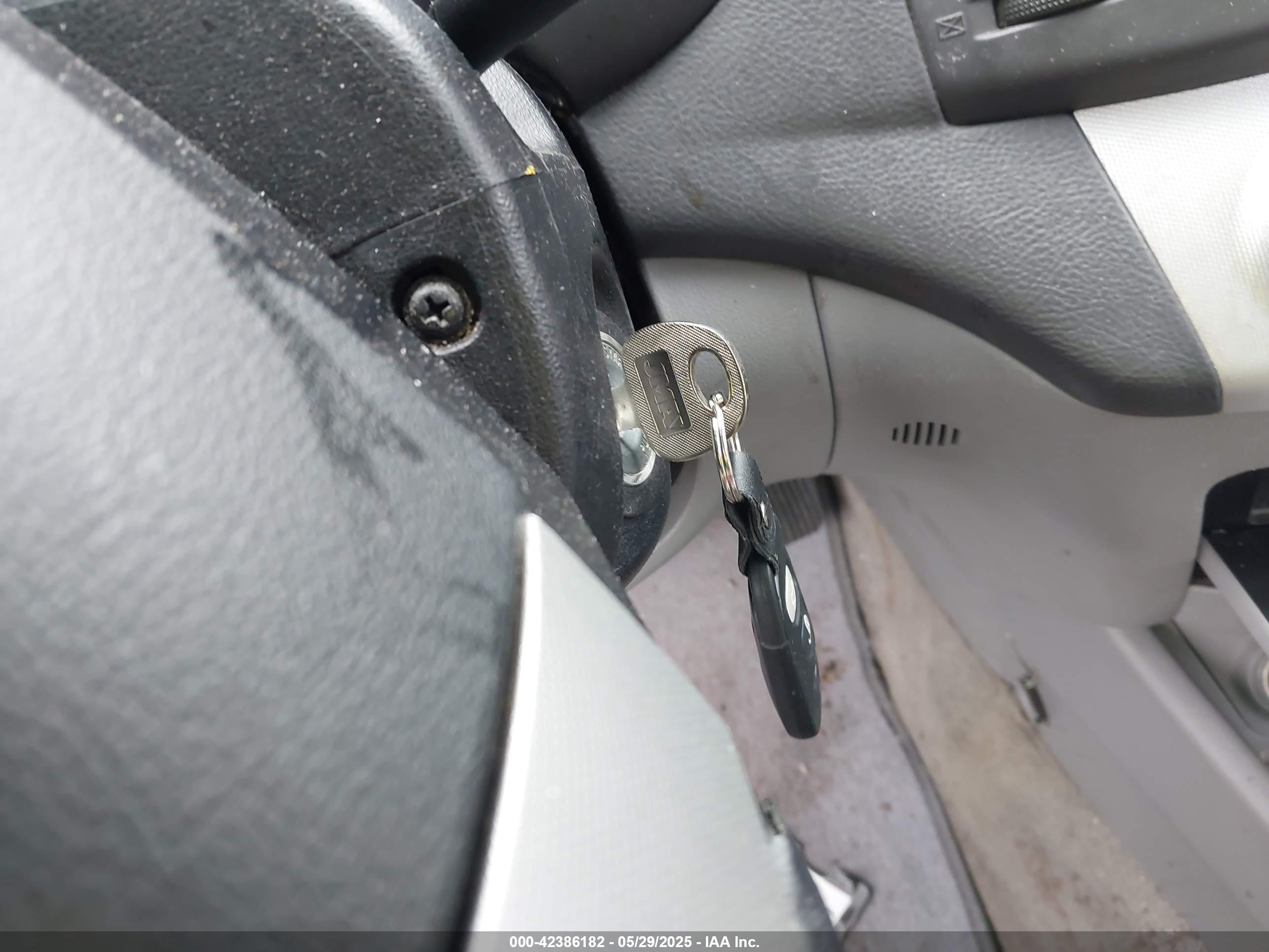 HYUNDAI ELANTRA image 11