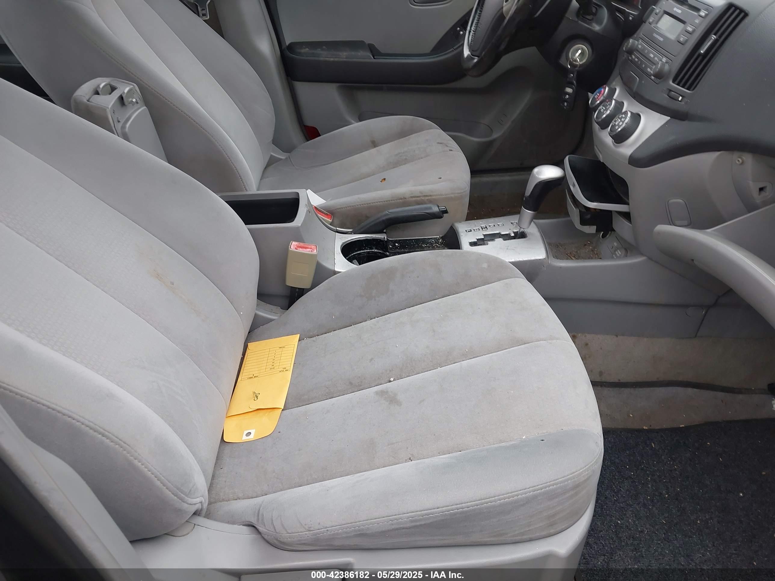 HYUNDAI ELANTRA image 5