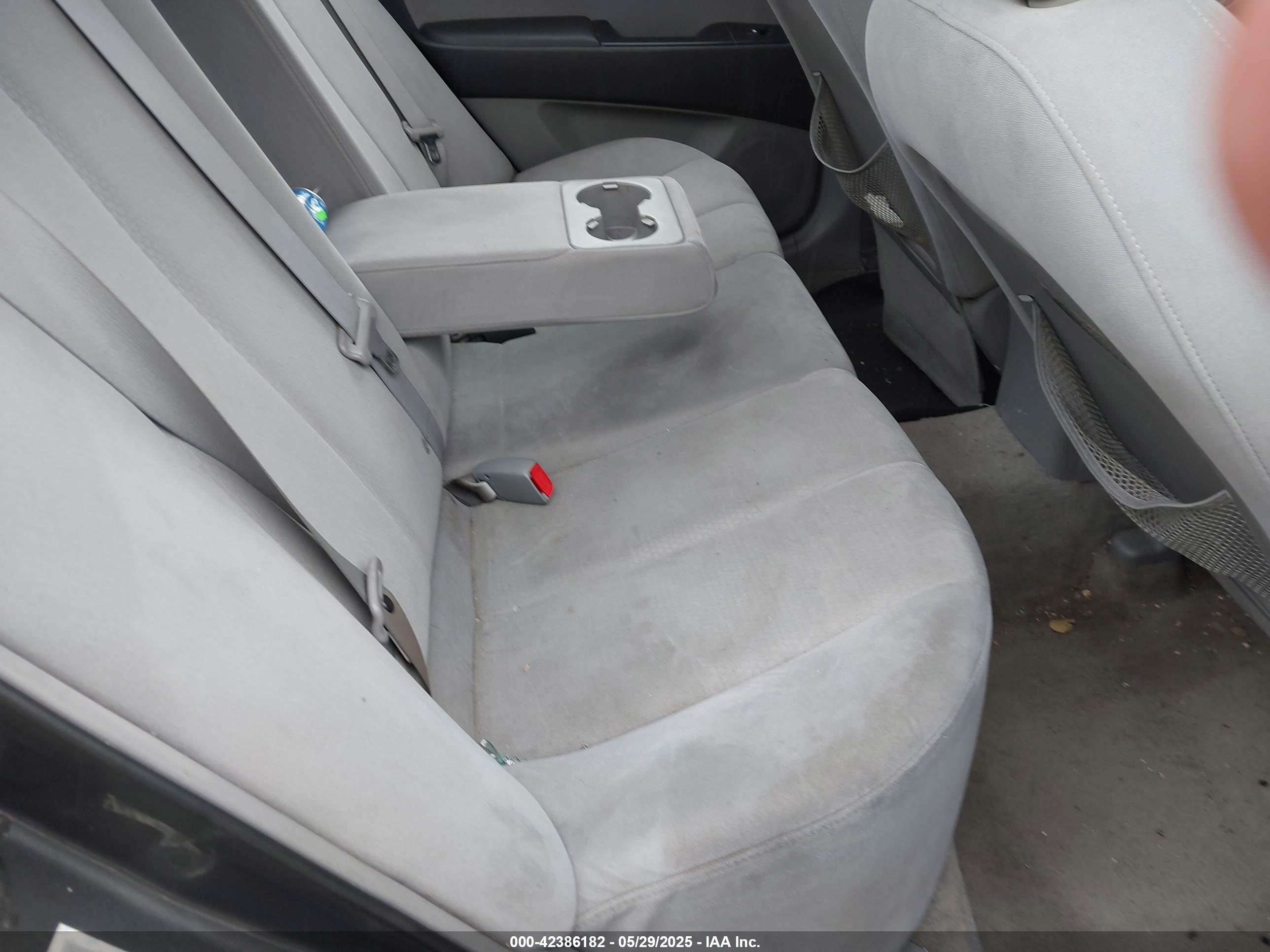 HYUNDAI ELANTRA image 8
