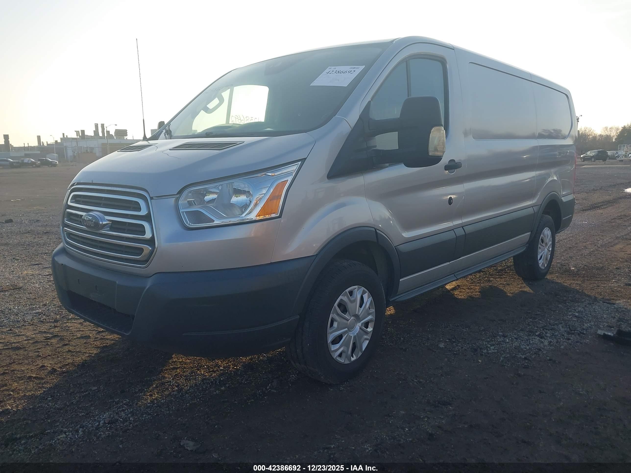 FORD TRANSIT-250 image 2