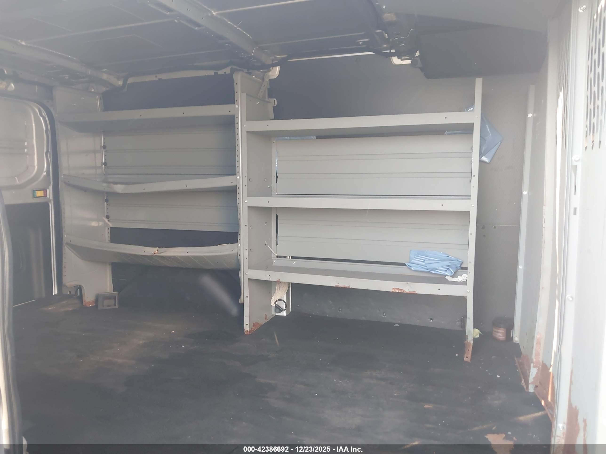FORD TRANSIT-250 image 8