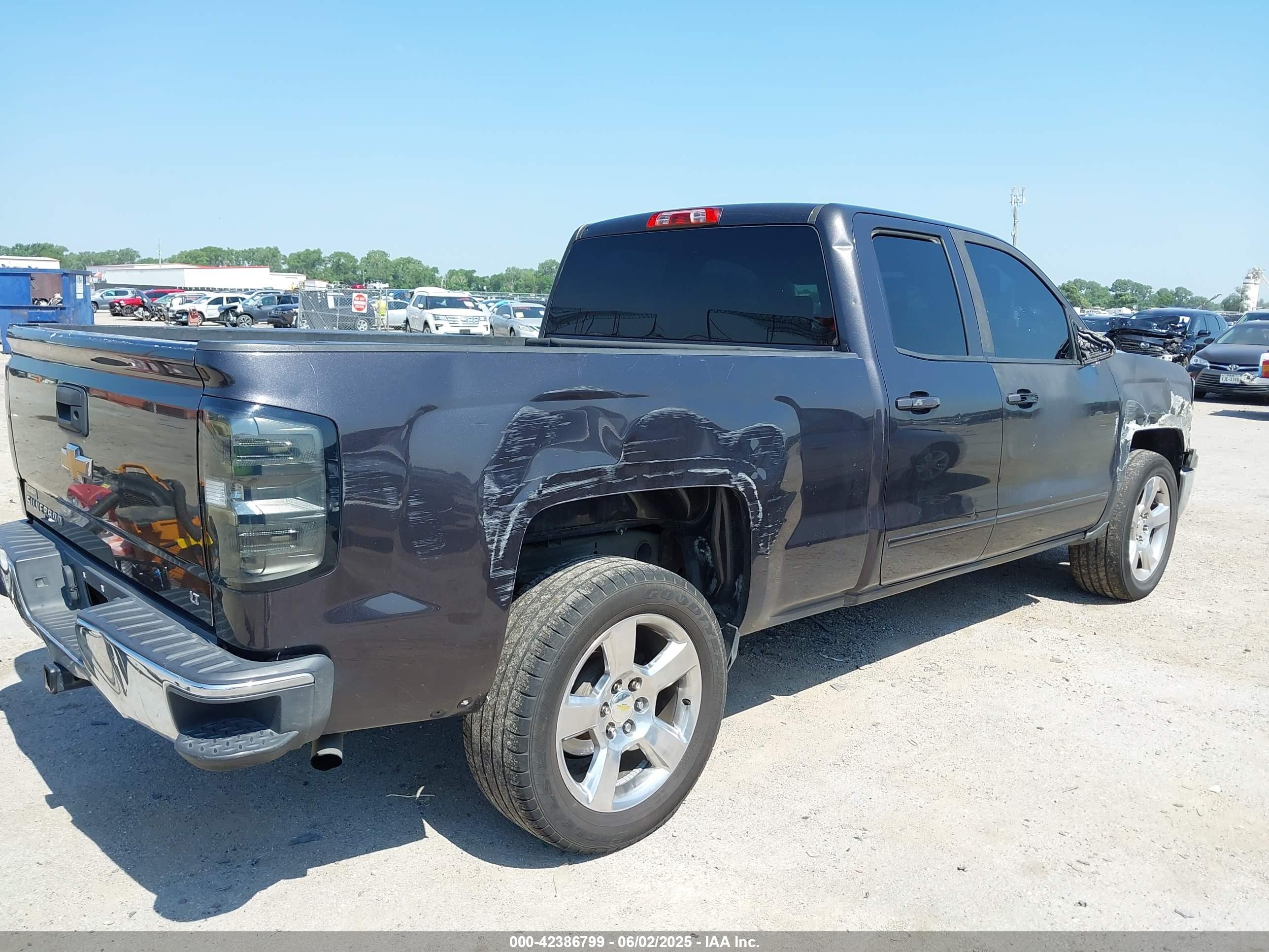 CHEVROLET SILVERADO image 4