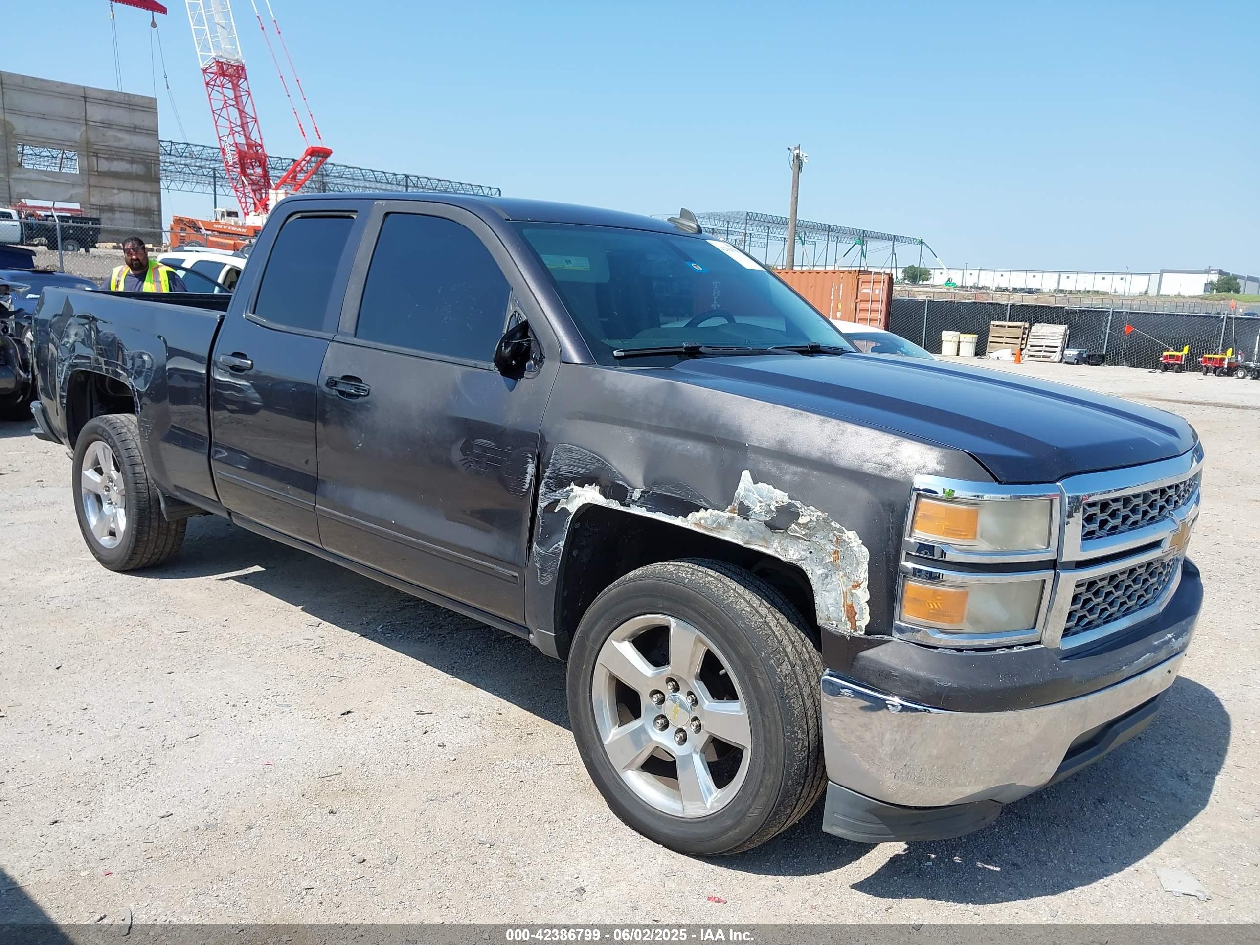CHEVROLET SILVERADO image 6
