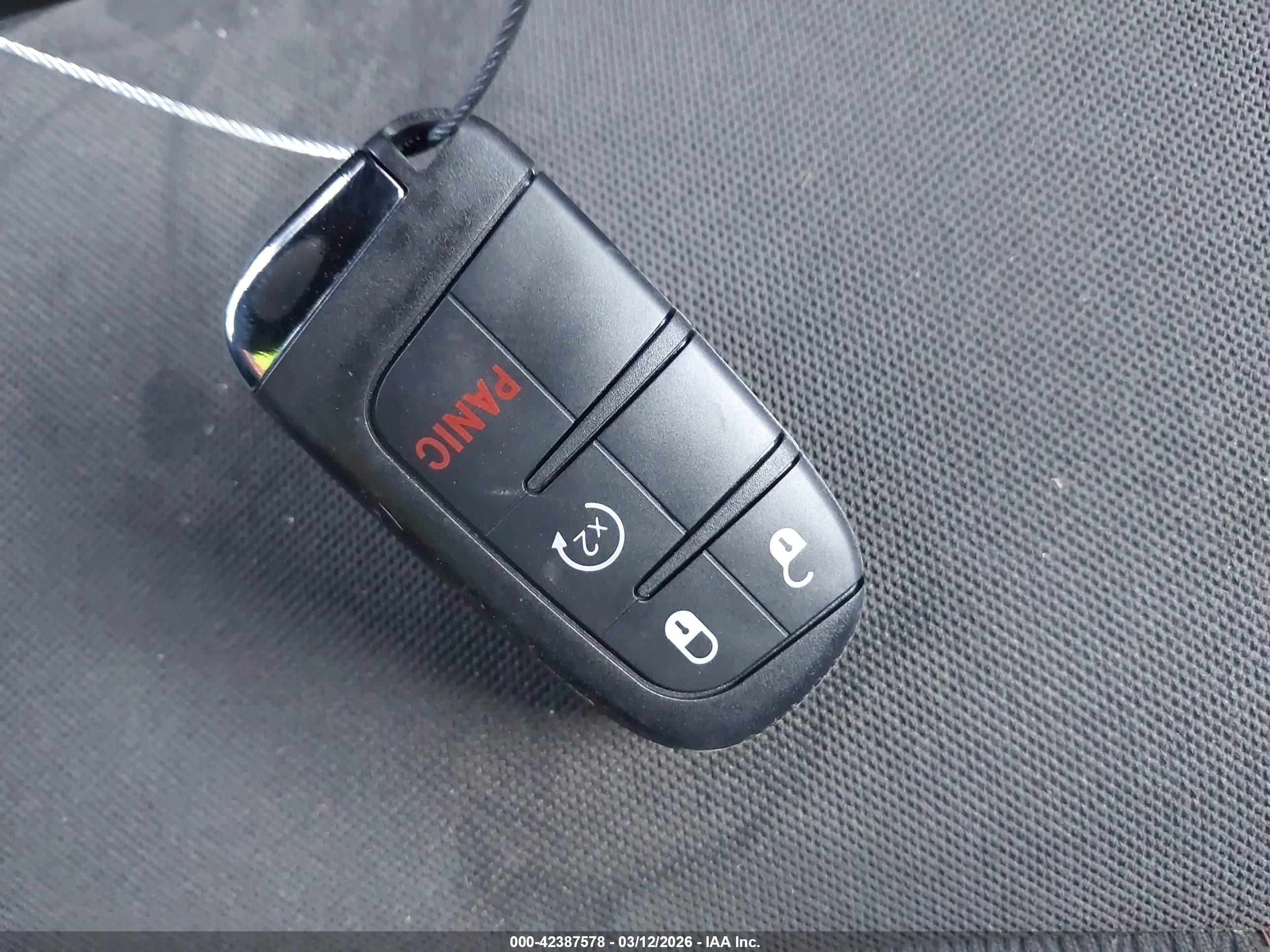 JEEP RENEGADE image 11