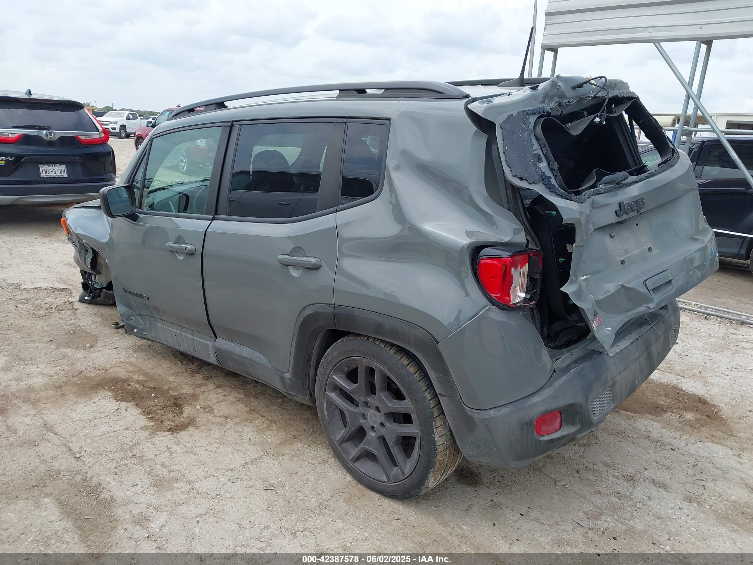 JEEP RENEGADE image 3