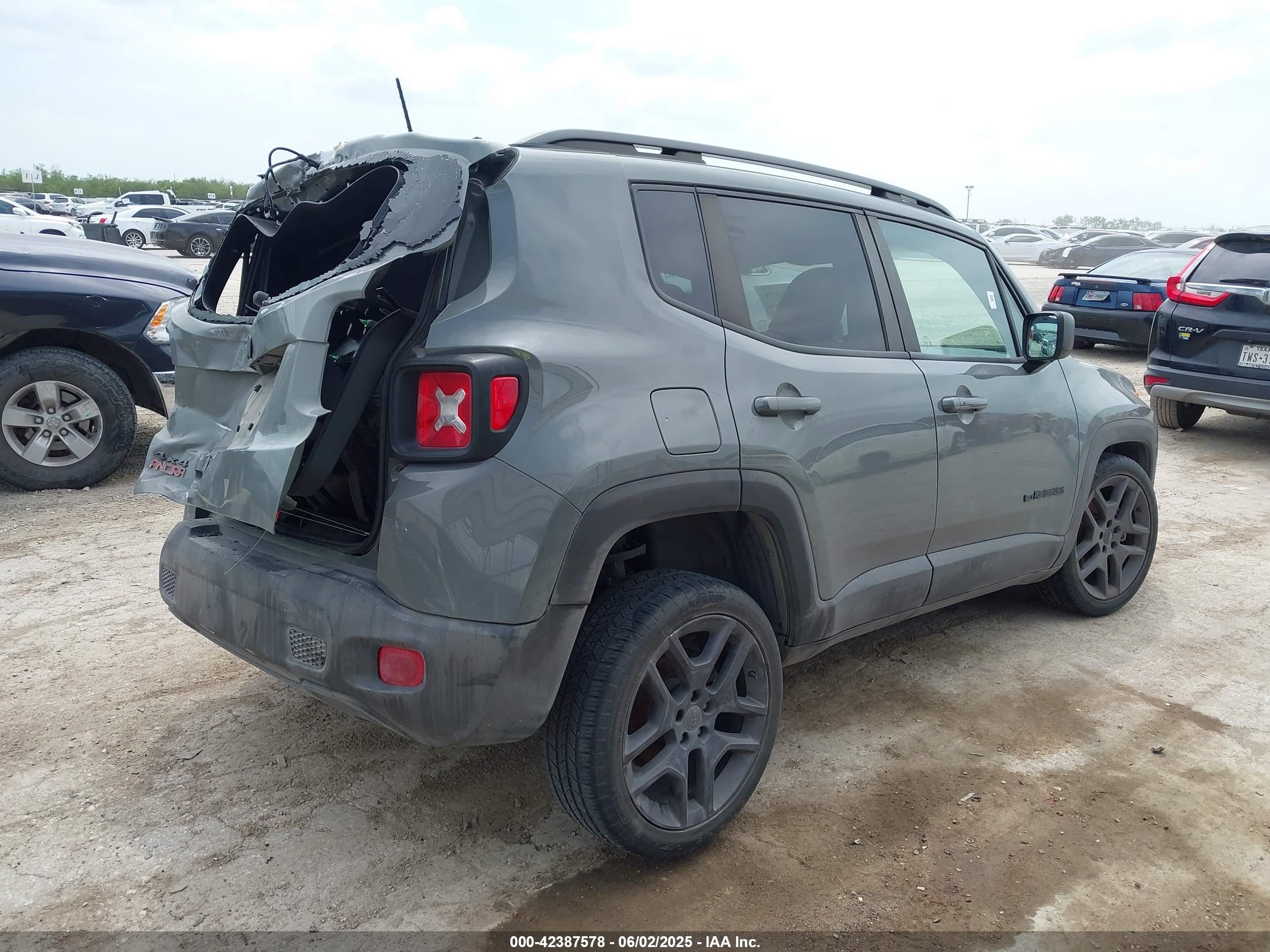 JEEP RENEGADE image 4