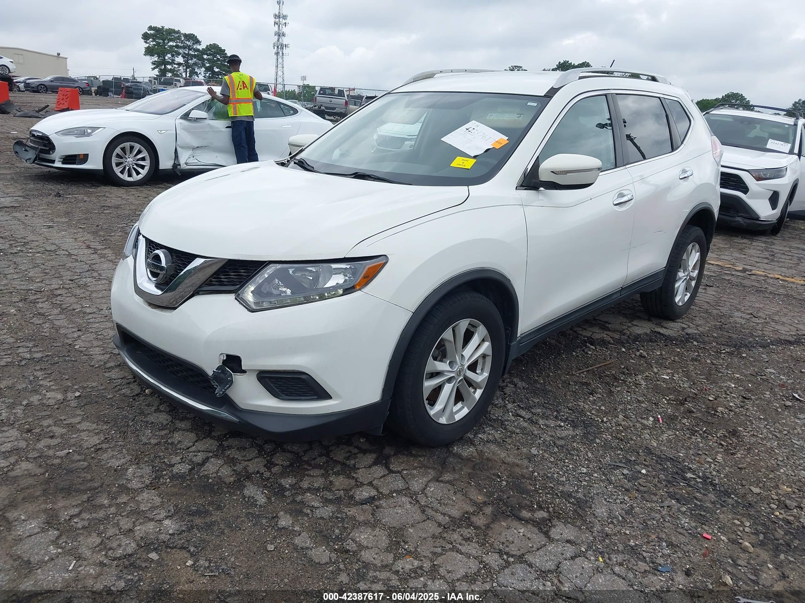 NISSAN ROGUE image 2