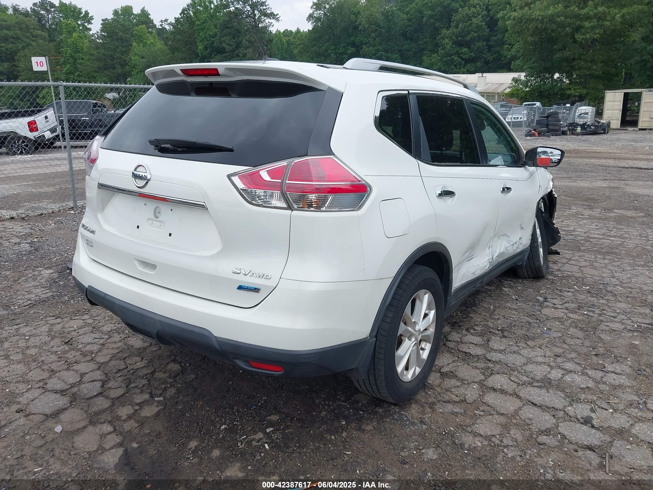 NISSAN ROGUE image 4