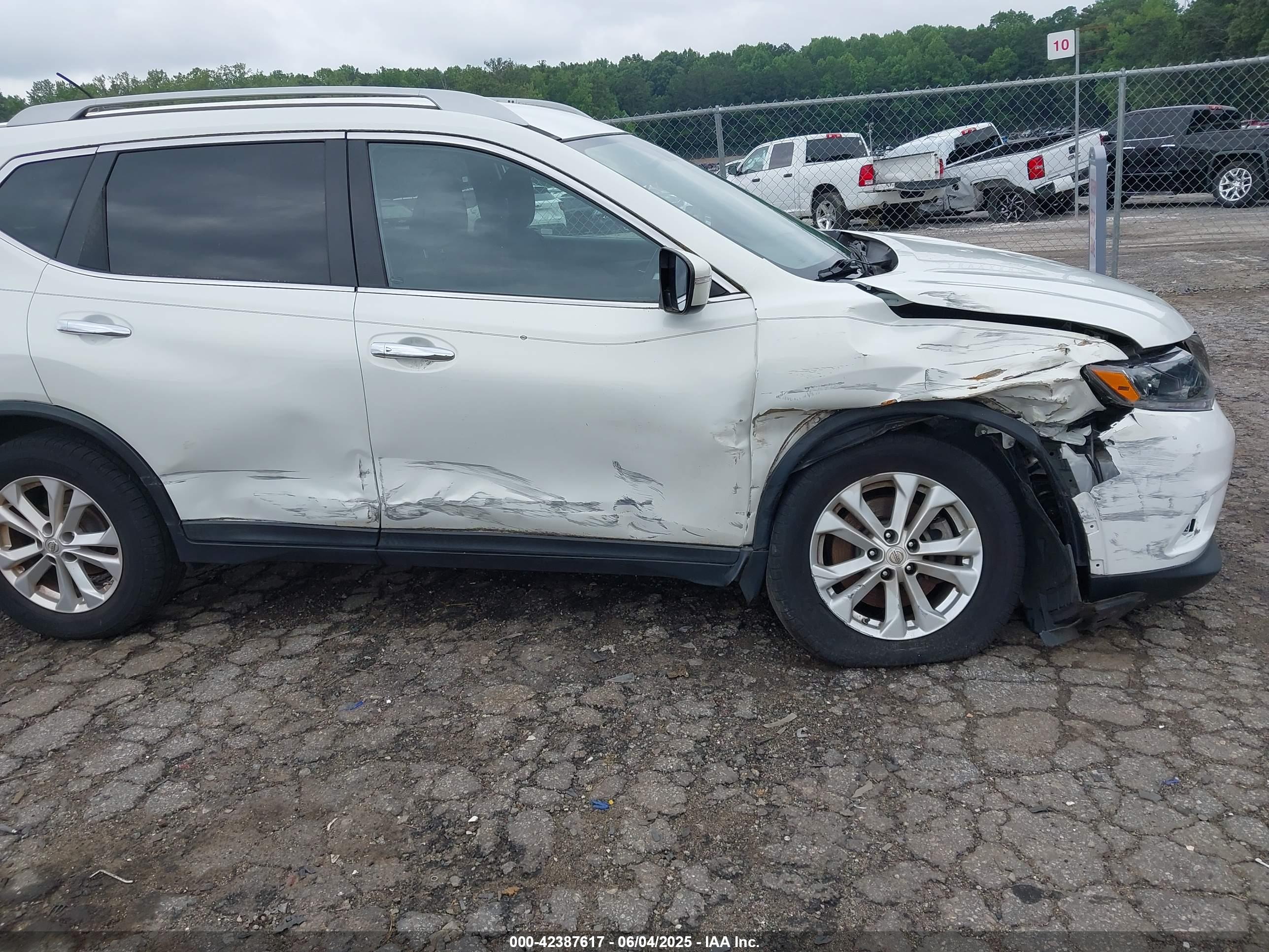 NISSAN ROGUE image 6