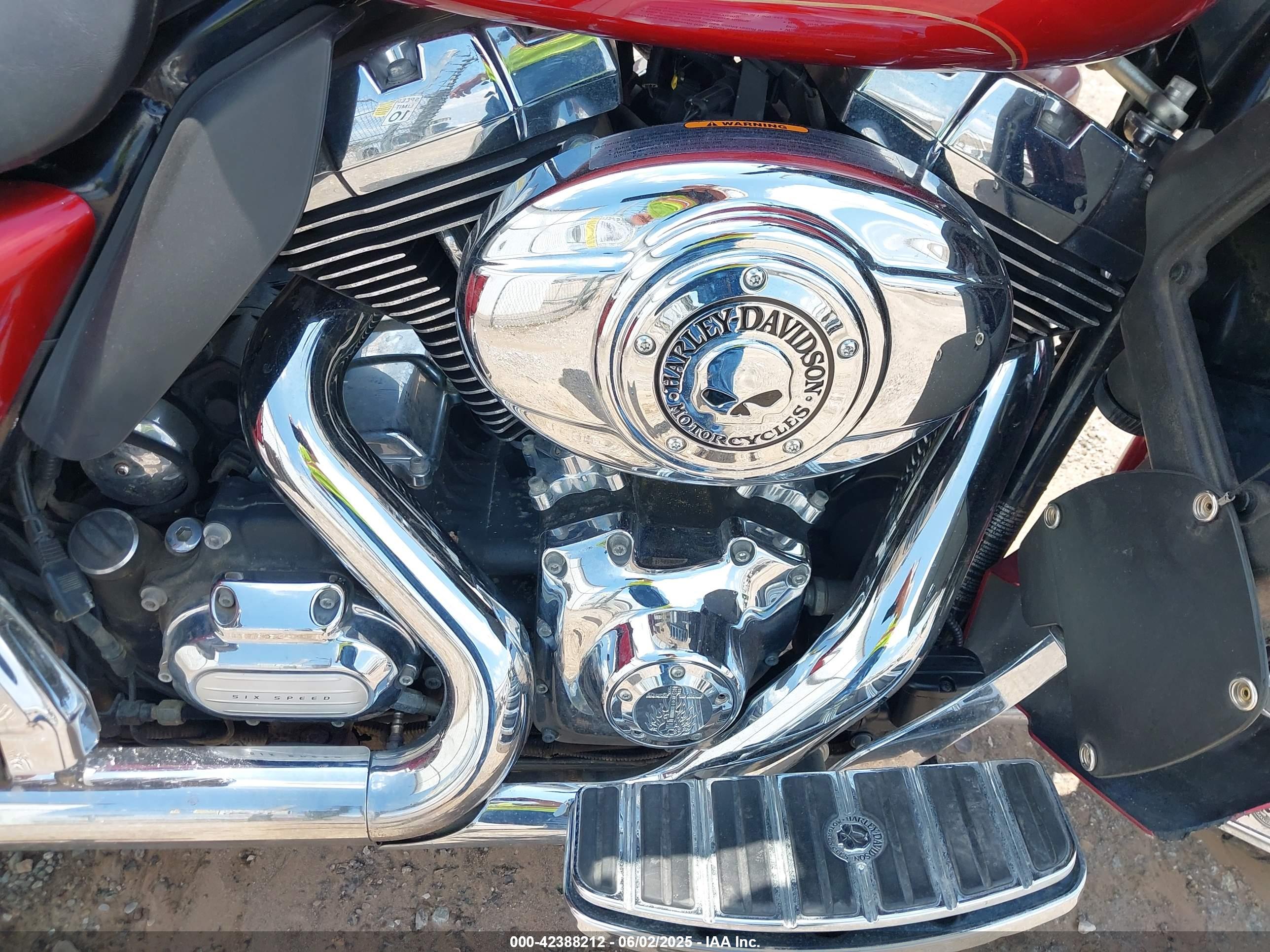 HARLEY-DAVIDSON FLHTCU image 8