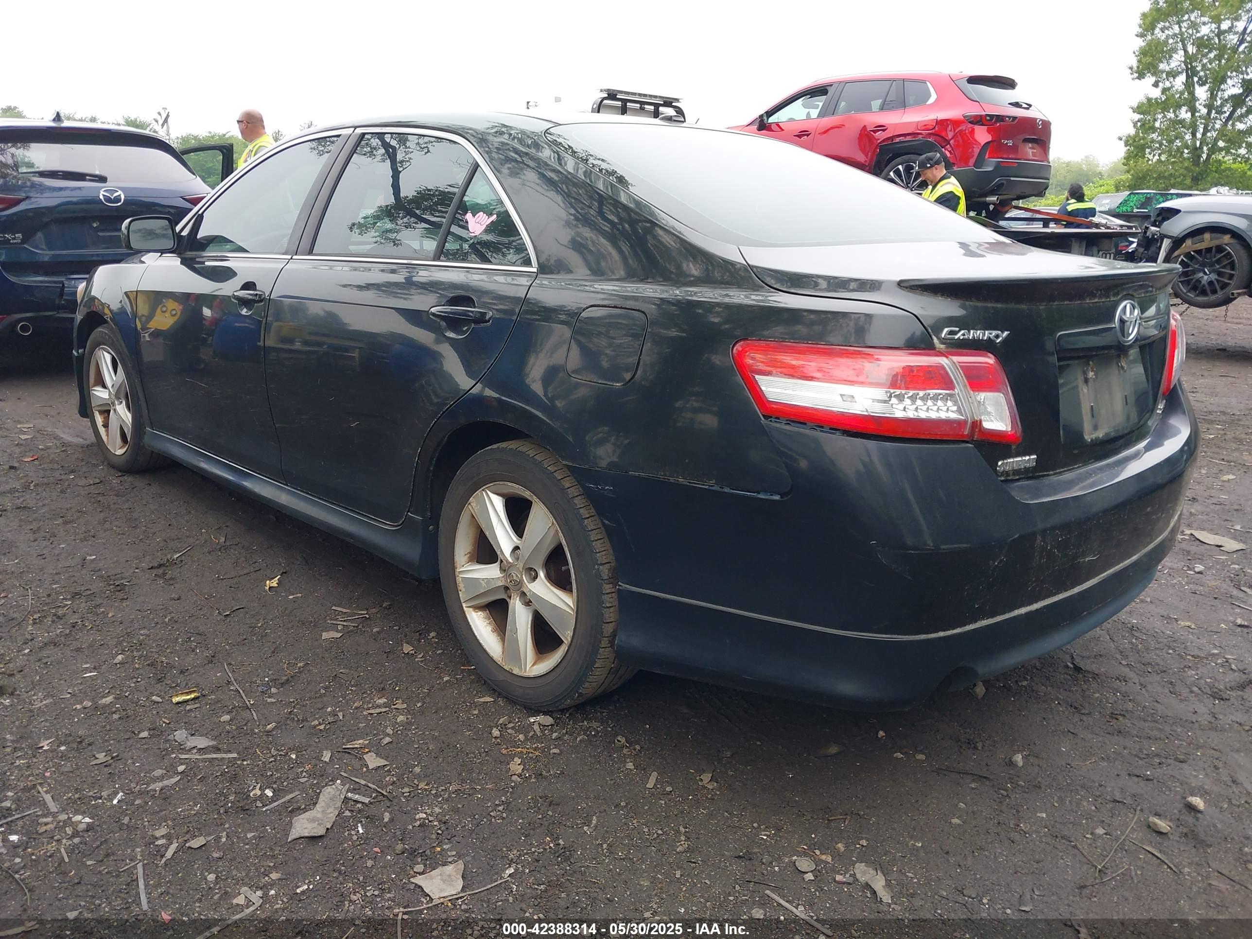 TOYOTA CAMRY image 3