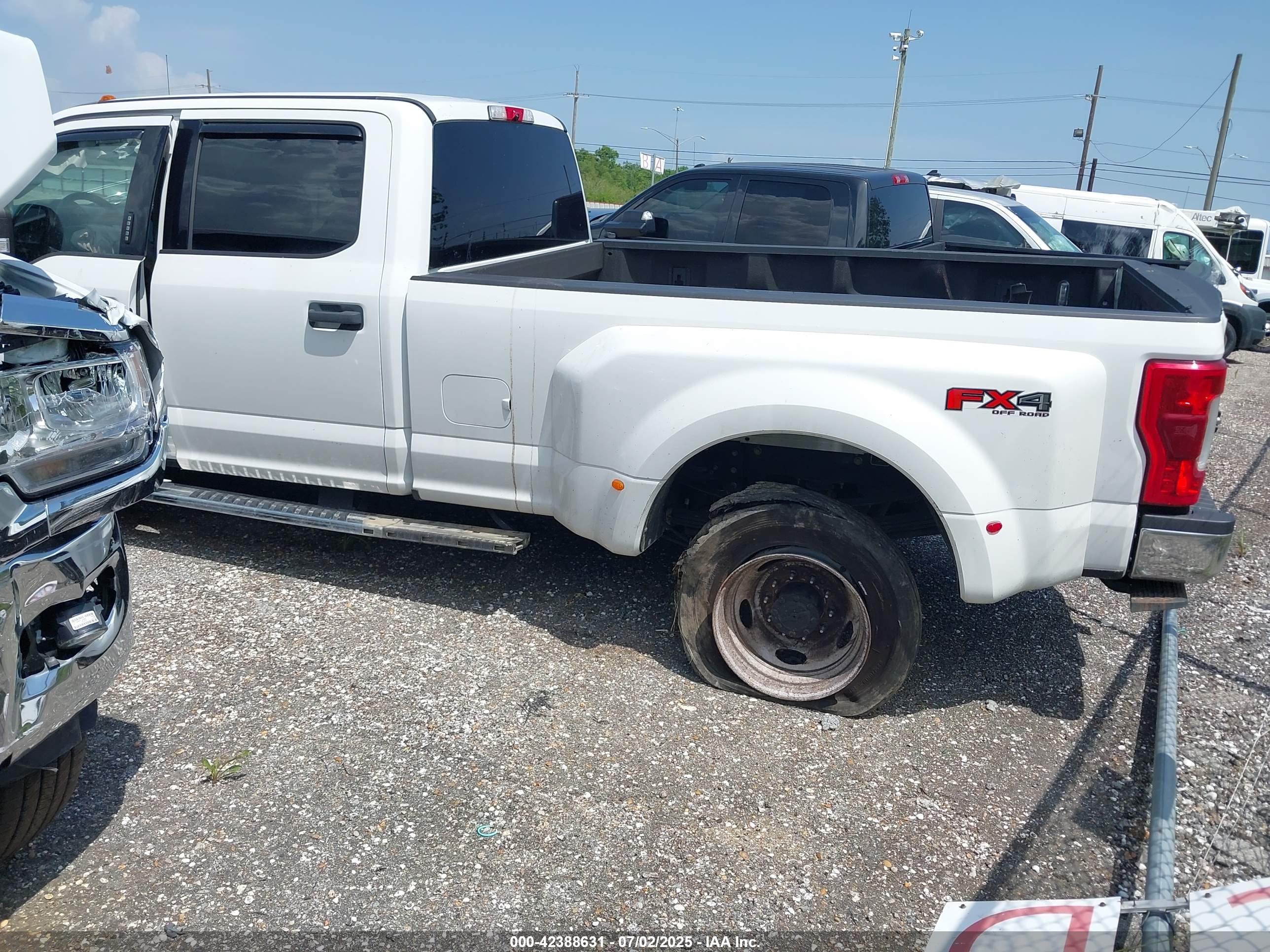 FORD F-450 image 3