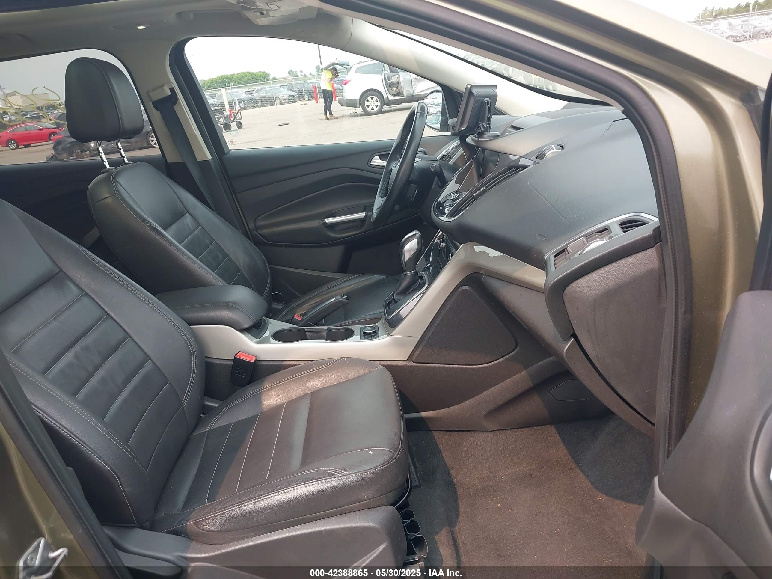 FORD ESCAPE image 5