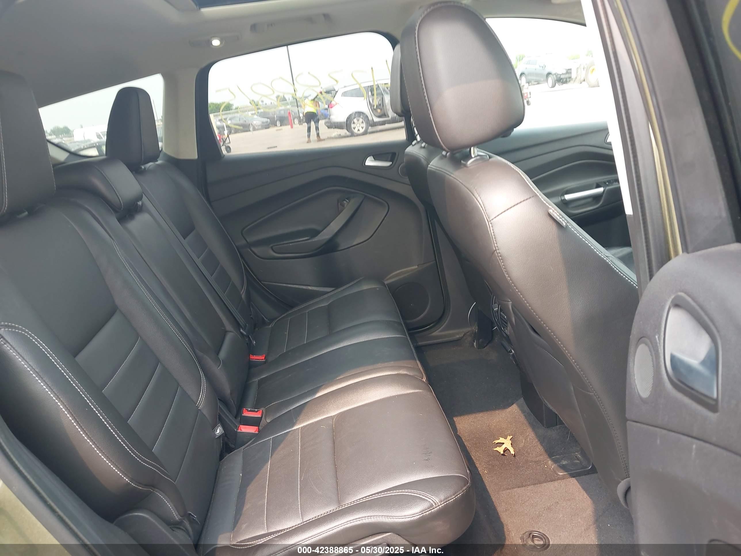 FORD ESCAPE image 8