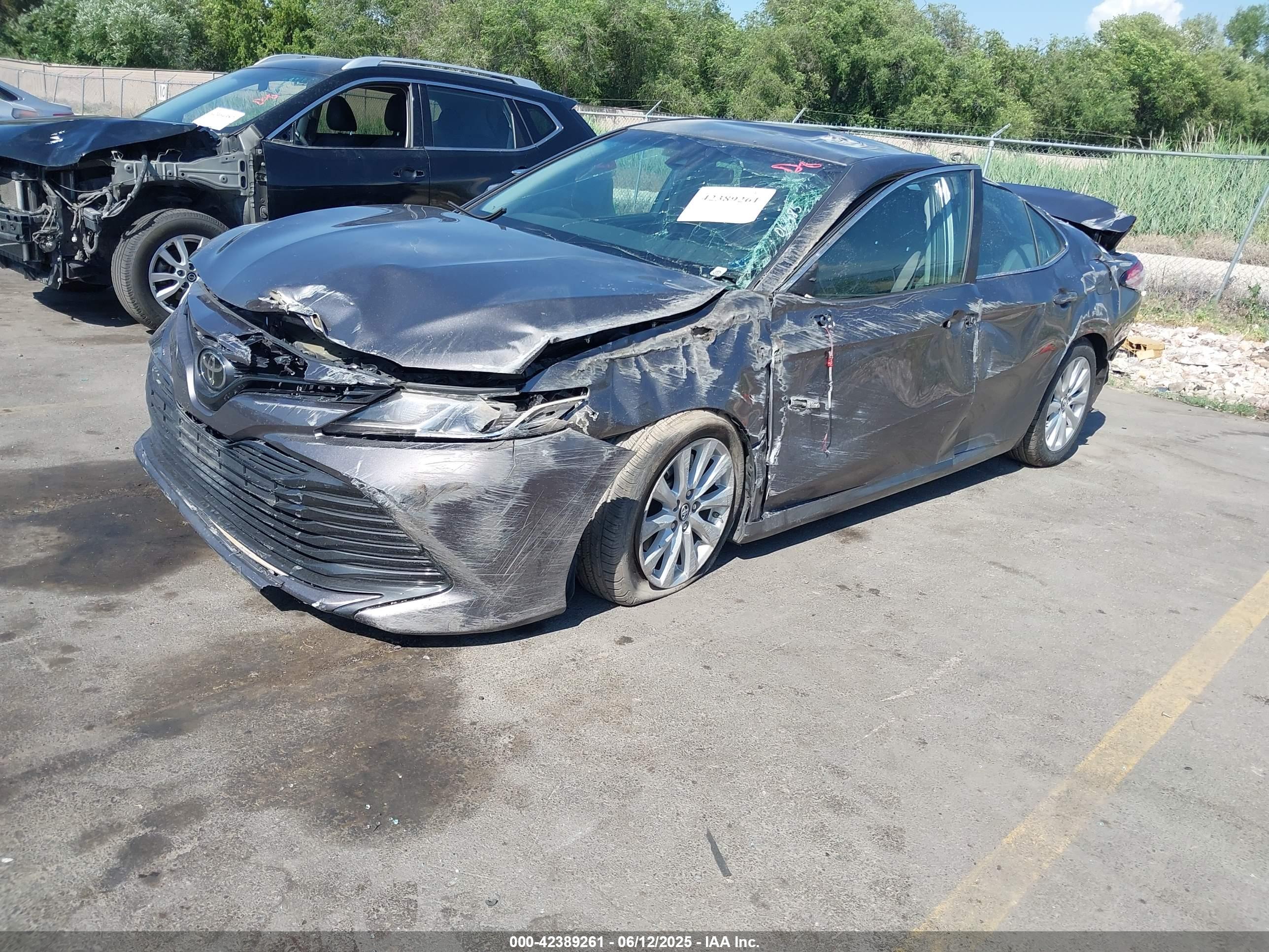TOYOTA CAMRY image 2