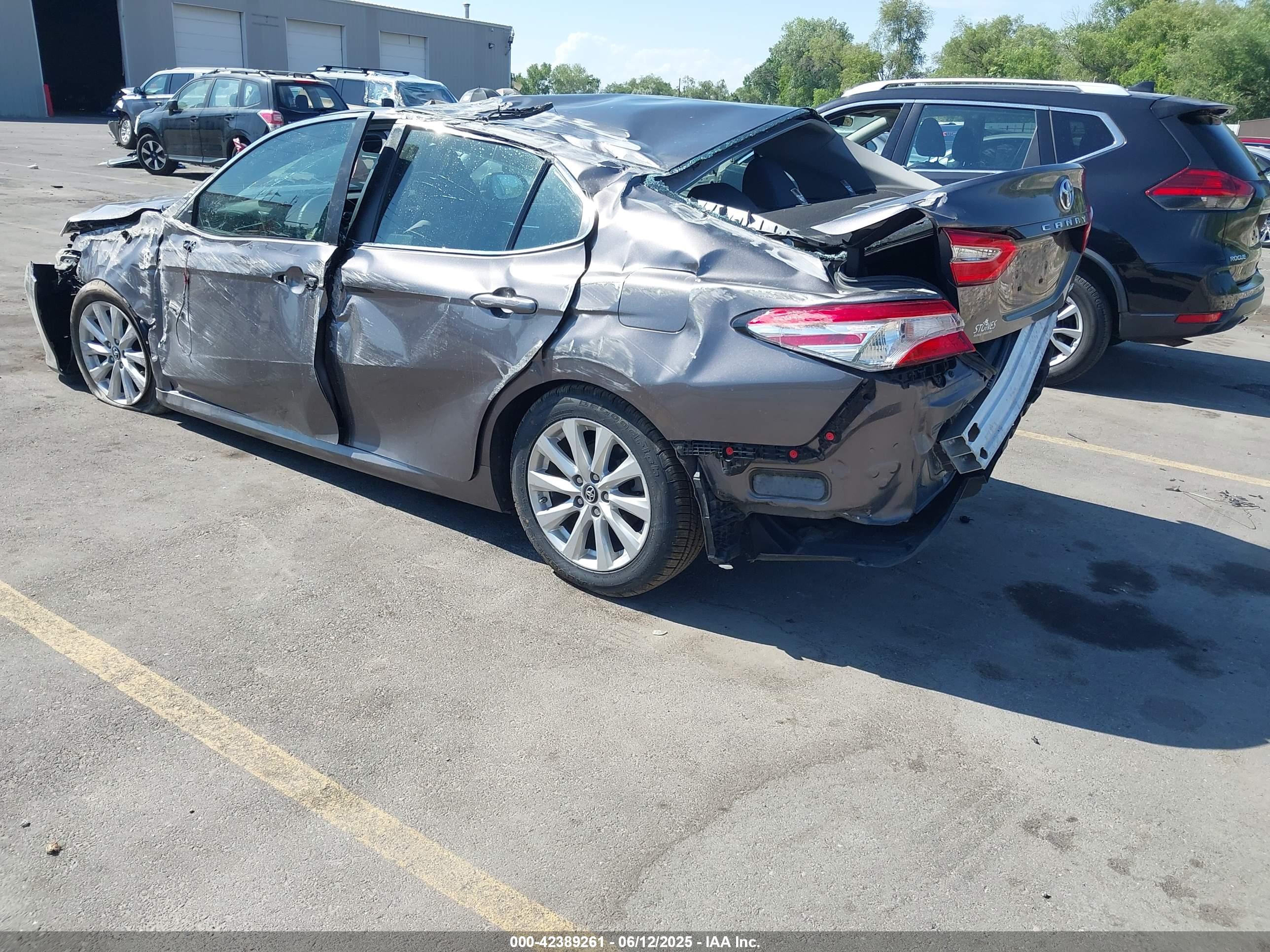 TOYOTA CAMRY image 3