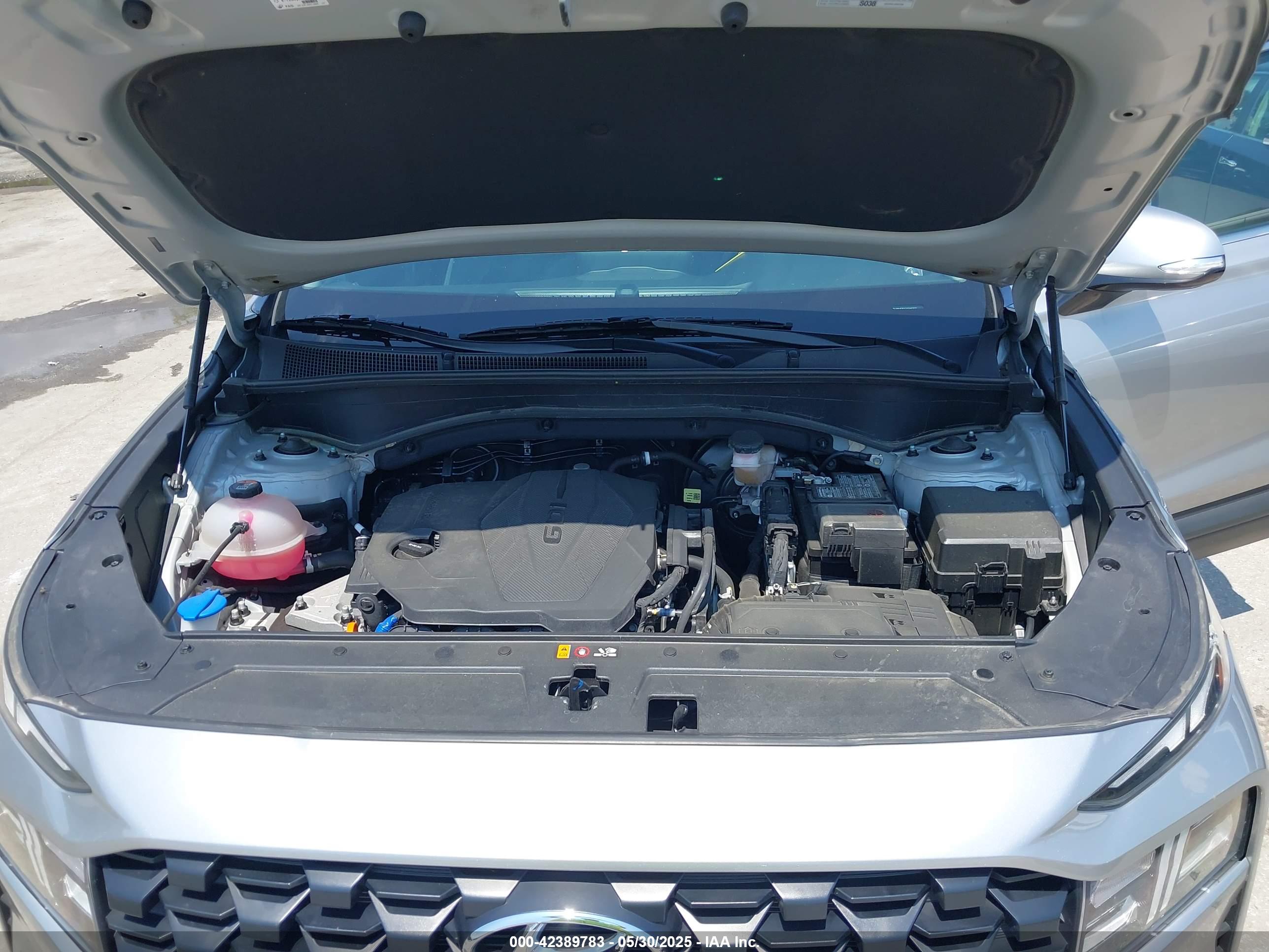 HYUNDAI SANTA image 10