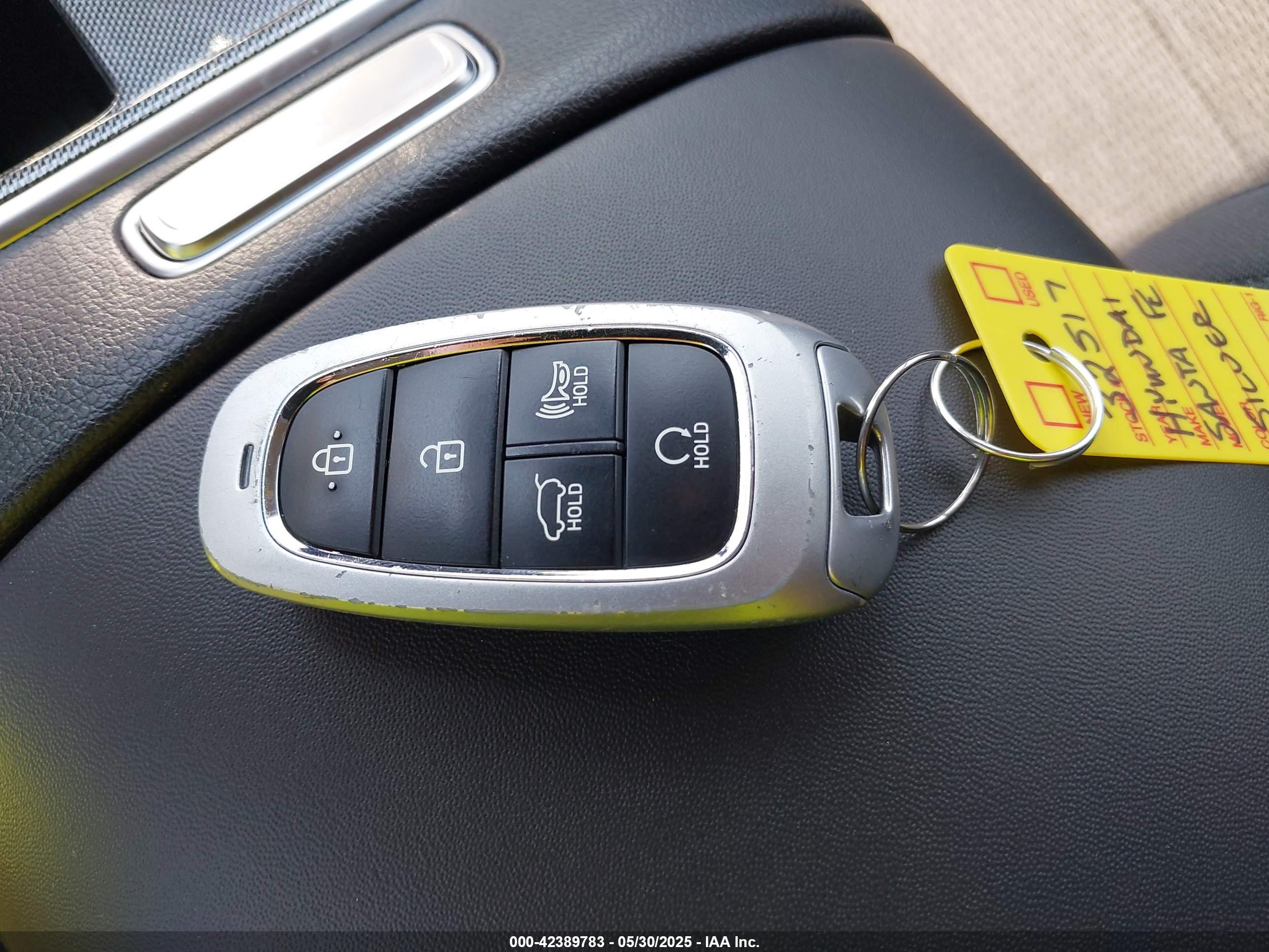 HYUNDAI SANTA image 11