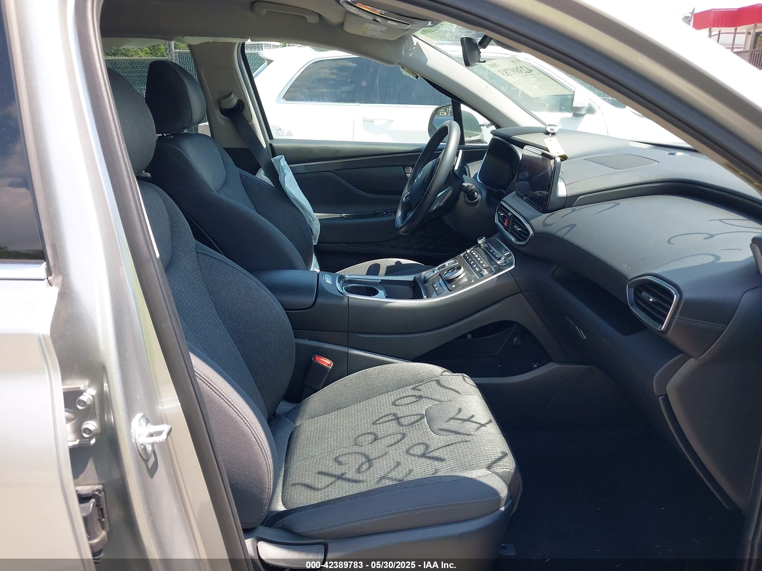 HYUNDAI SANTA image 5