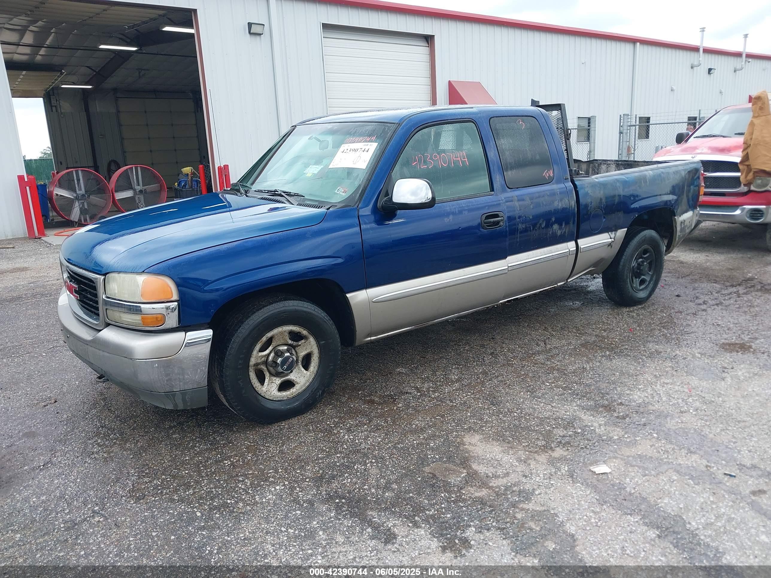 GMC SIERRA image 2