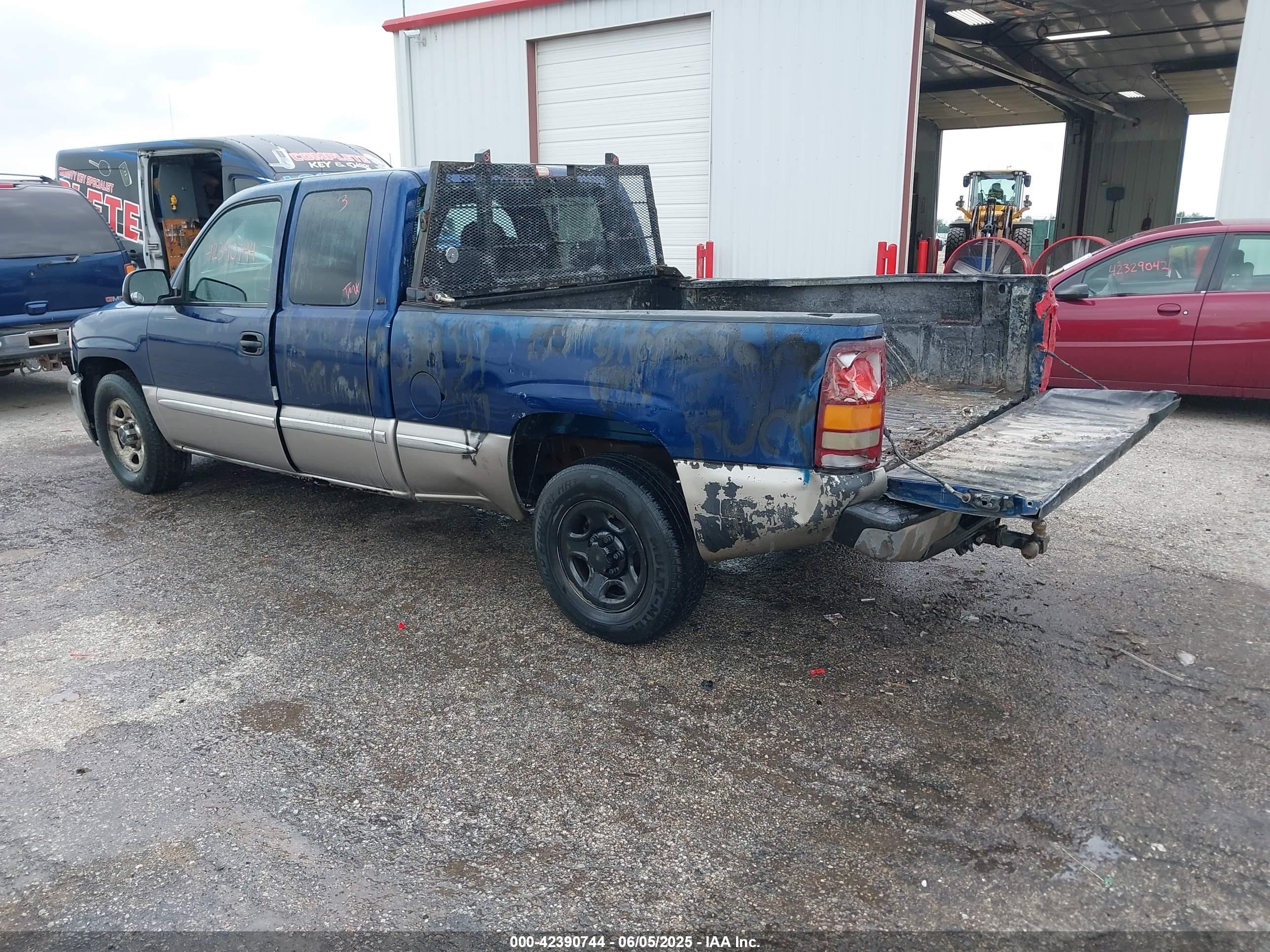 GMC SIERRA image 3