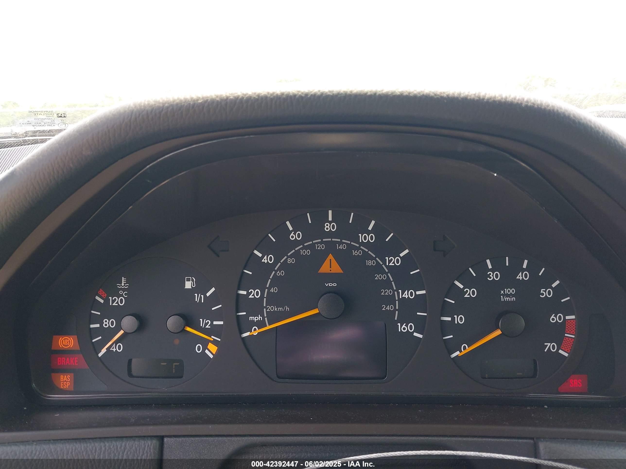 MERCEDES-BENZ E image 7