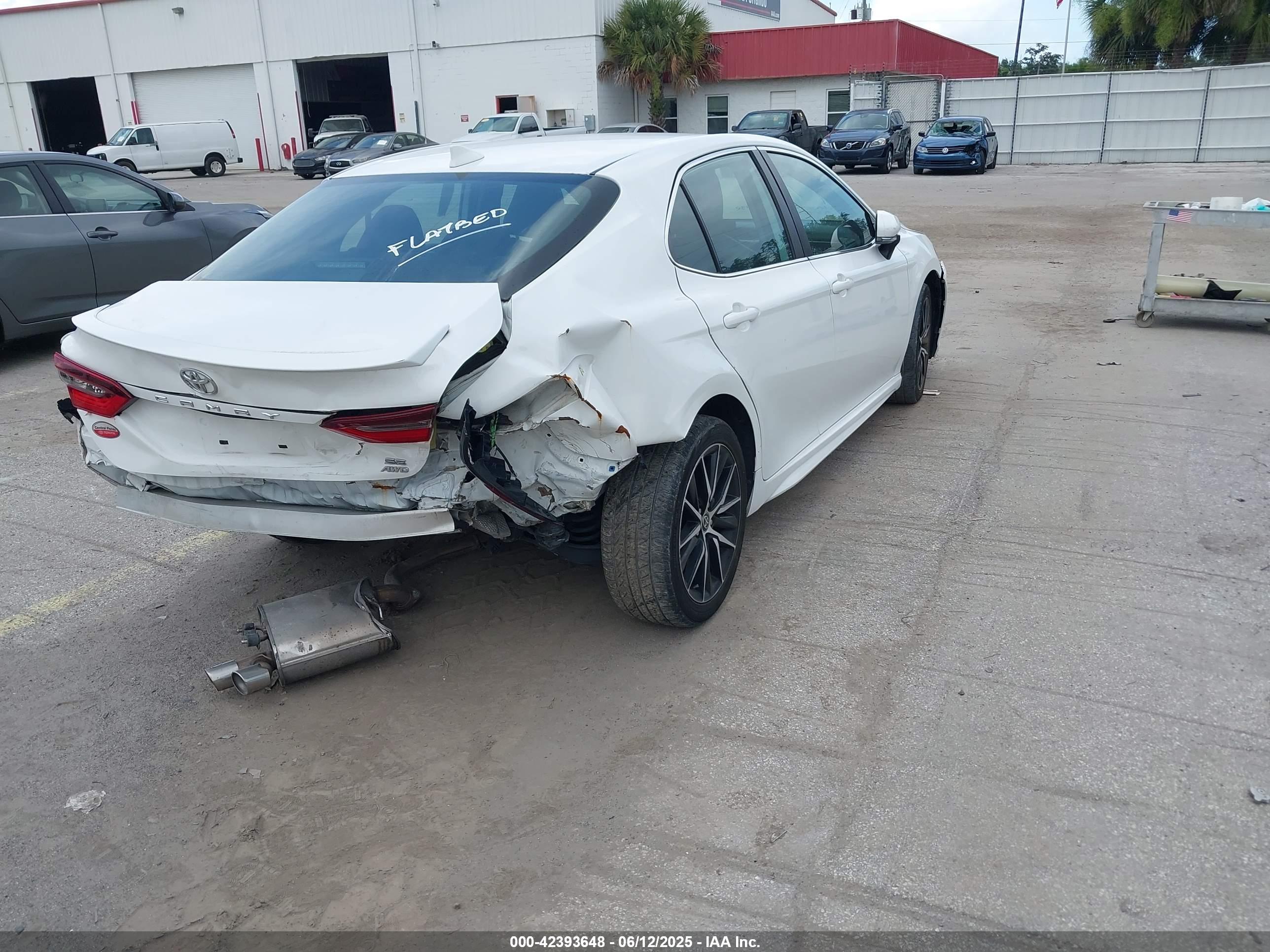 TOYOTA CAMRY image 4