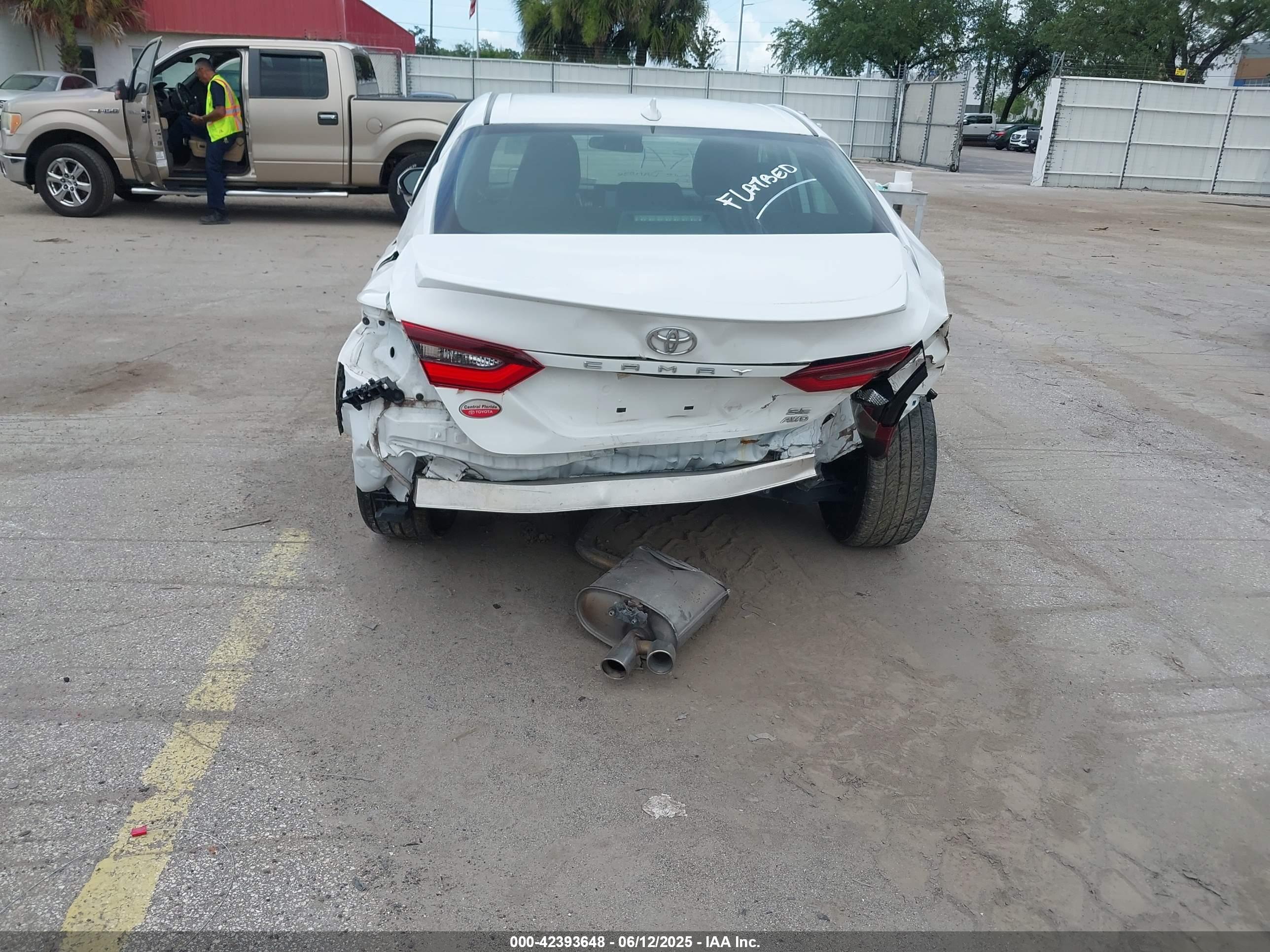 TOYOTA CAMRY image 6