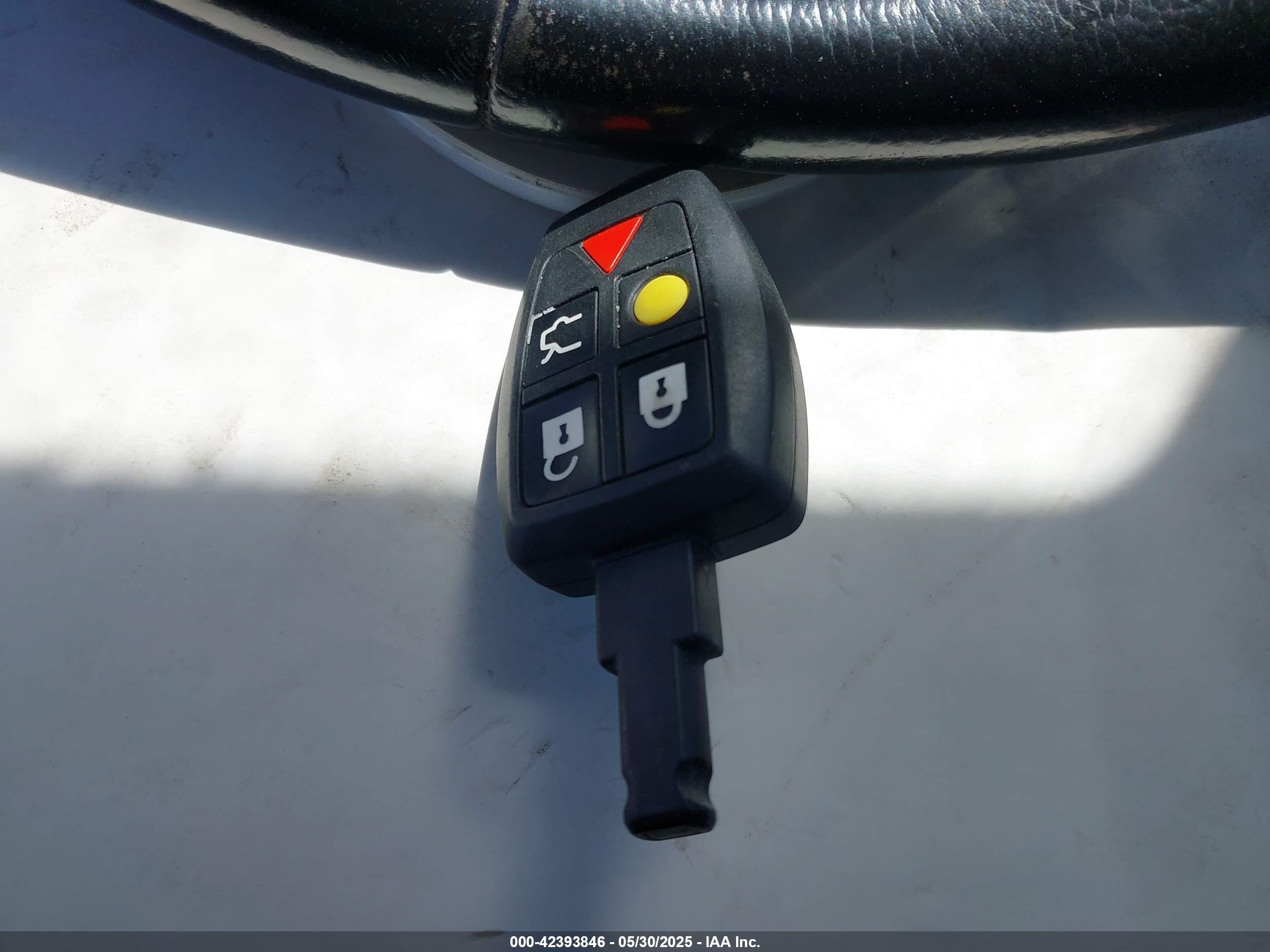 VOLVO S40 image 11