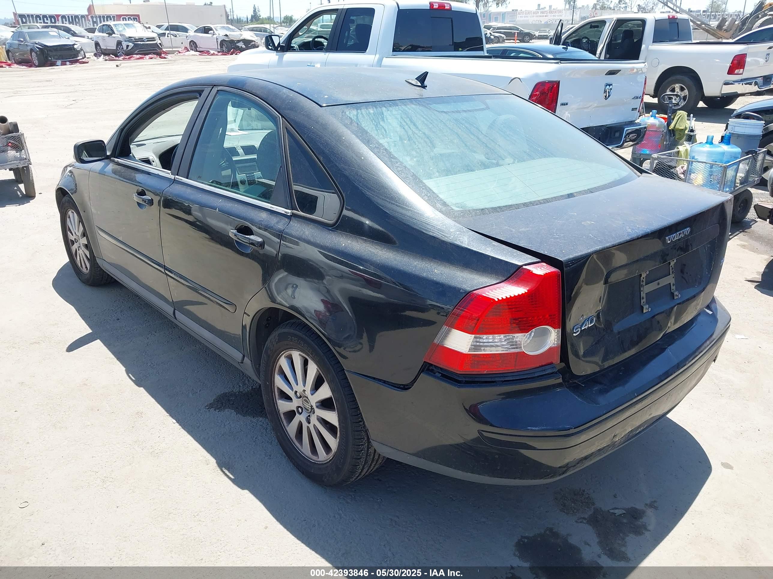 VOLVO S40 image 3