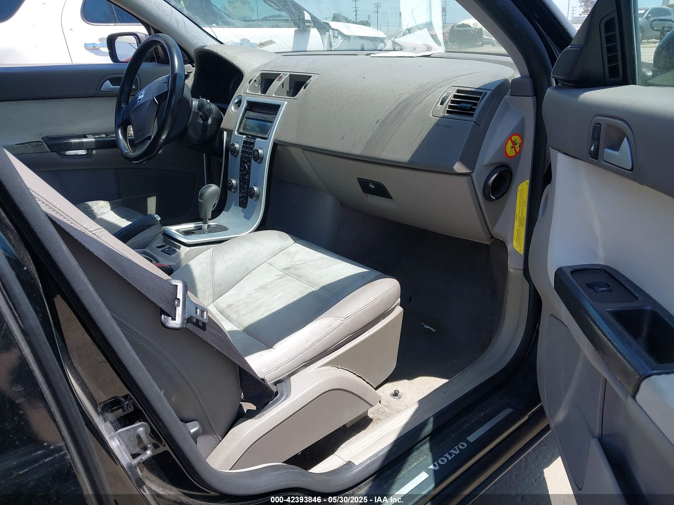 VOLVO S40 image 5