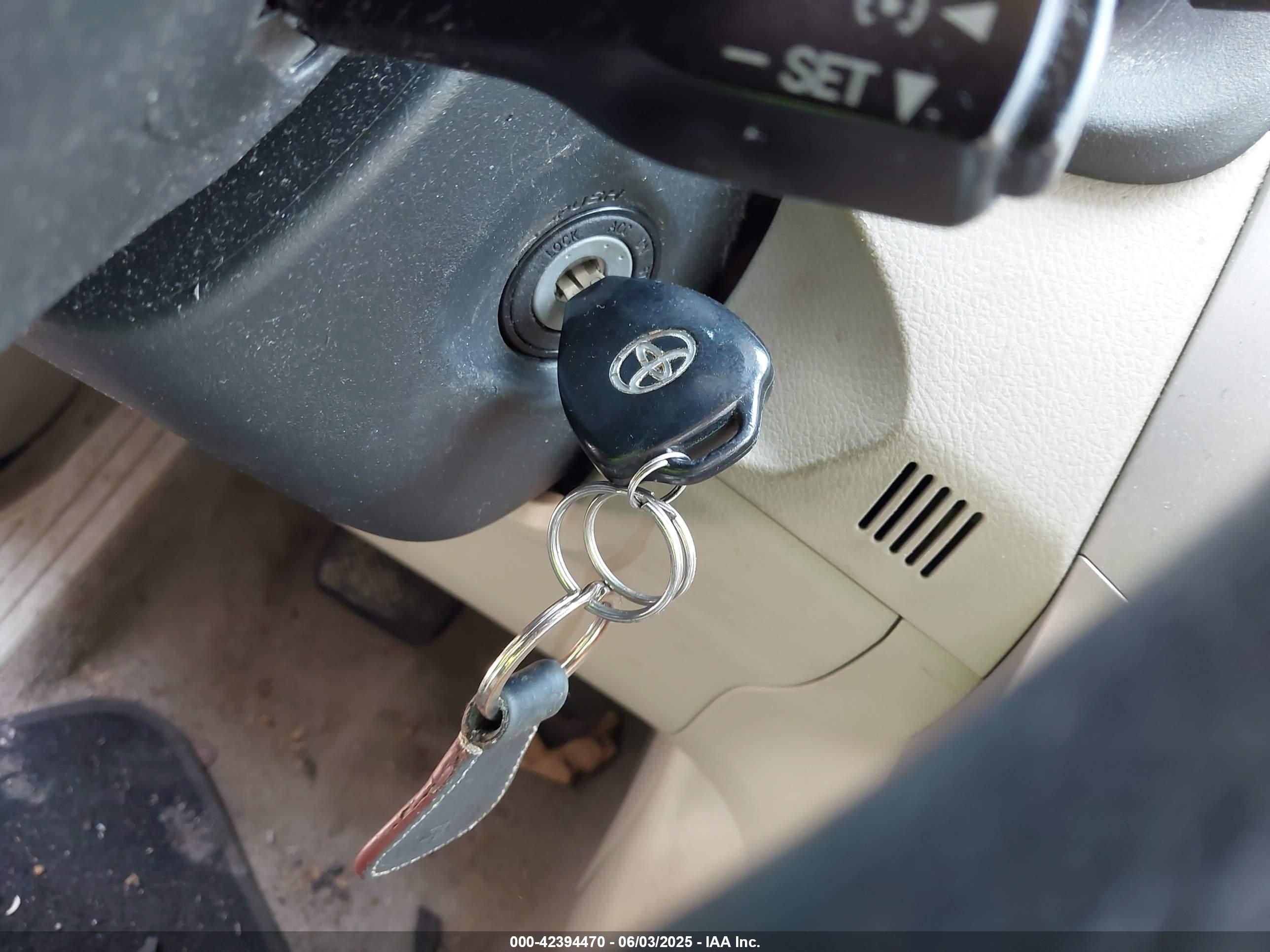 TOYOTA COROLLA image 11