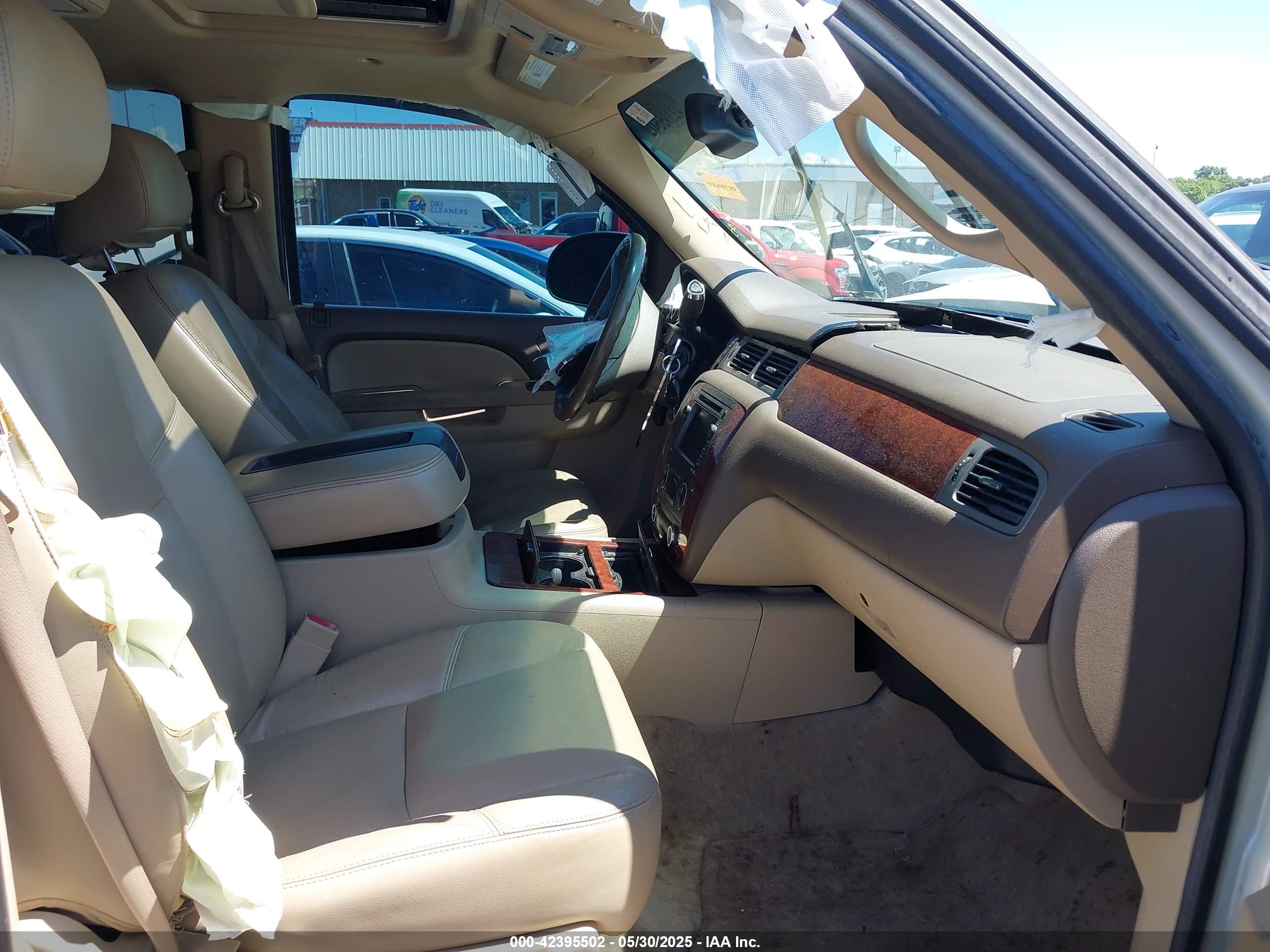 CHEVROLET TAHOE image 5